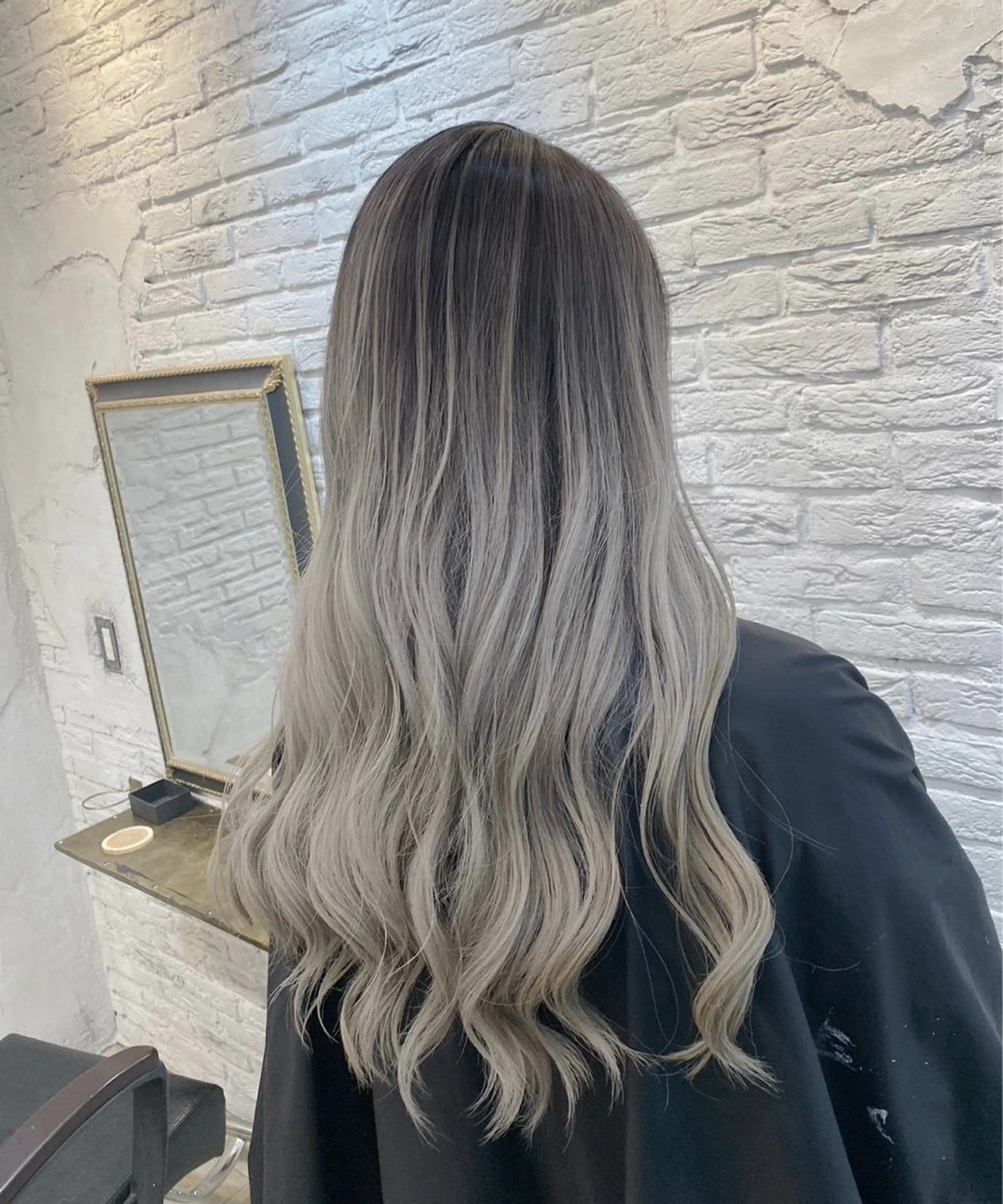 ロング カラー バレイヤージュ グレージュ レイヤーカット ヘアカラー トリートメント ROBIN所属・指名数No.1 /NAOYAのヘアスタイル