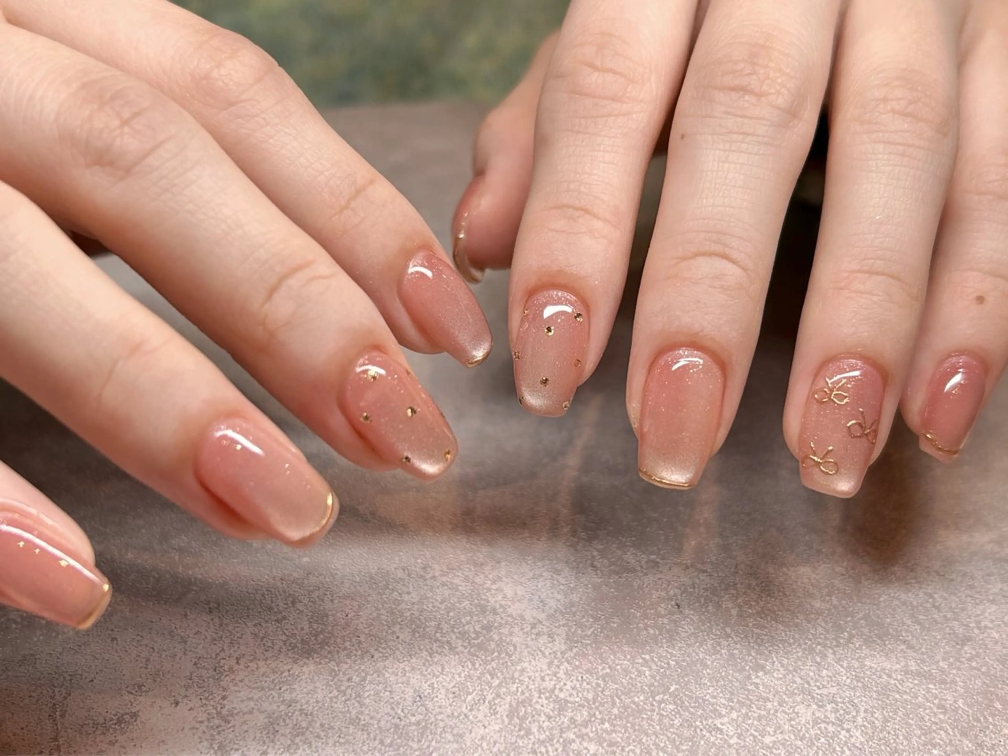 ネイル ガーリー マグネットネイル オフィスネイル ピンク リボン ハンドネイル hair  MILE.所属・MILE. mukonosouのネイルデザイン