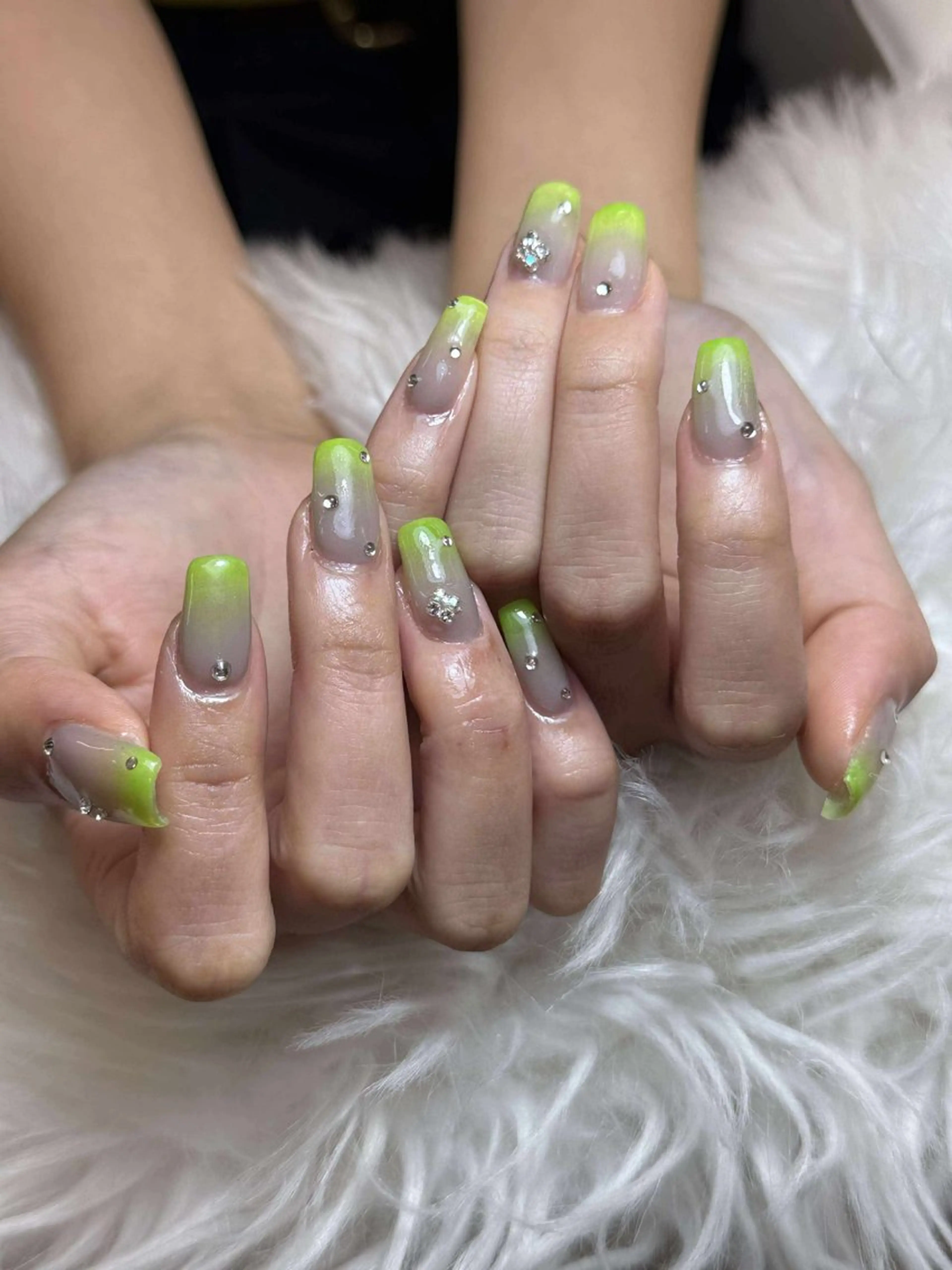 ネイル チークネイル 長さ出し フレンチネイル ジェルネイル ガラスフレンチ ハンドネイル anh nail anne🤍のネイルデザイン