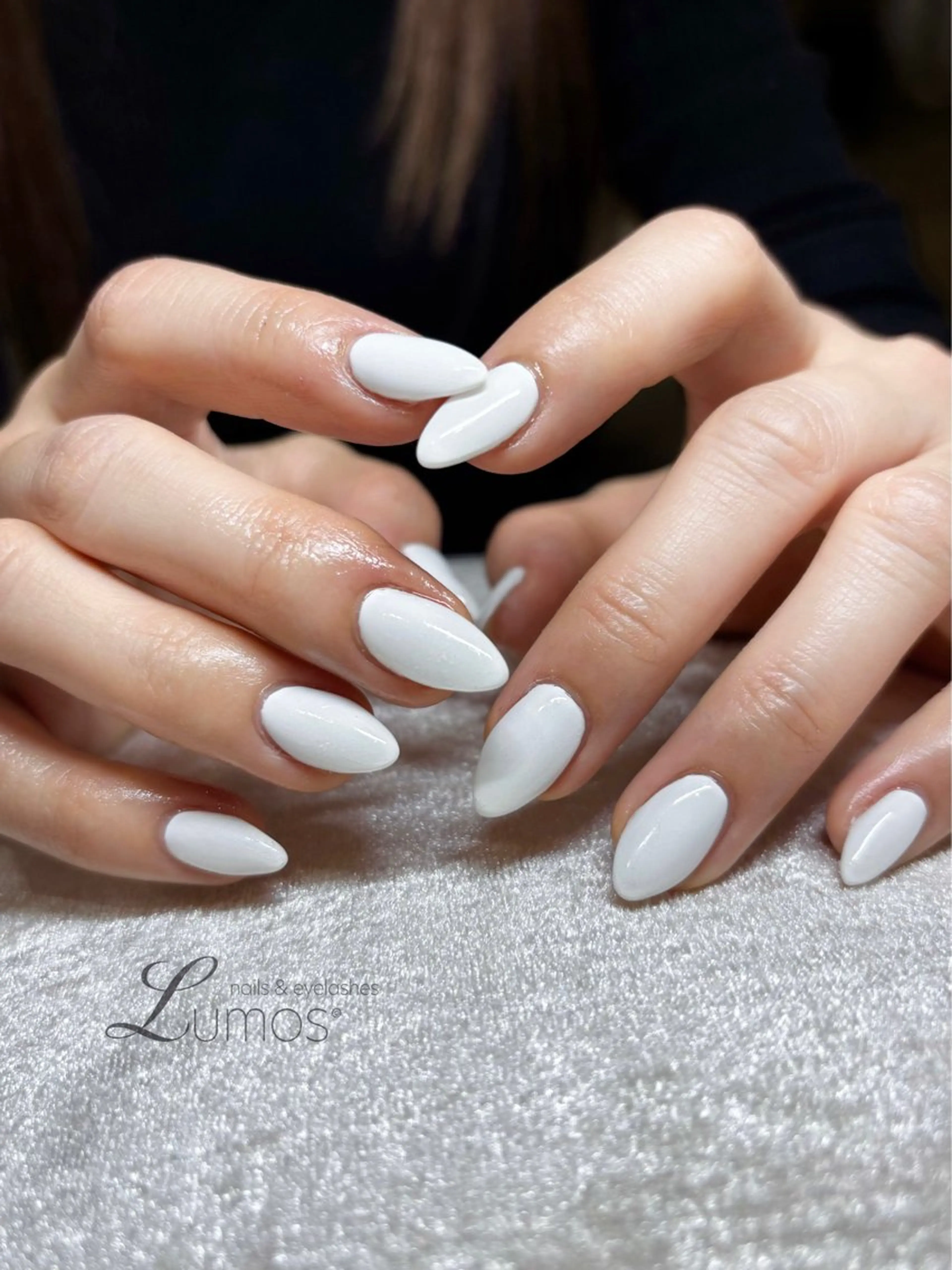 ネイル ホワイト Lumos  nails&eyelashes 桜川所属・Lumos Rikaのネイルデザイン