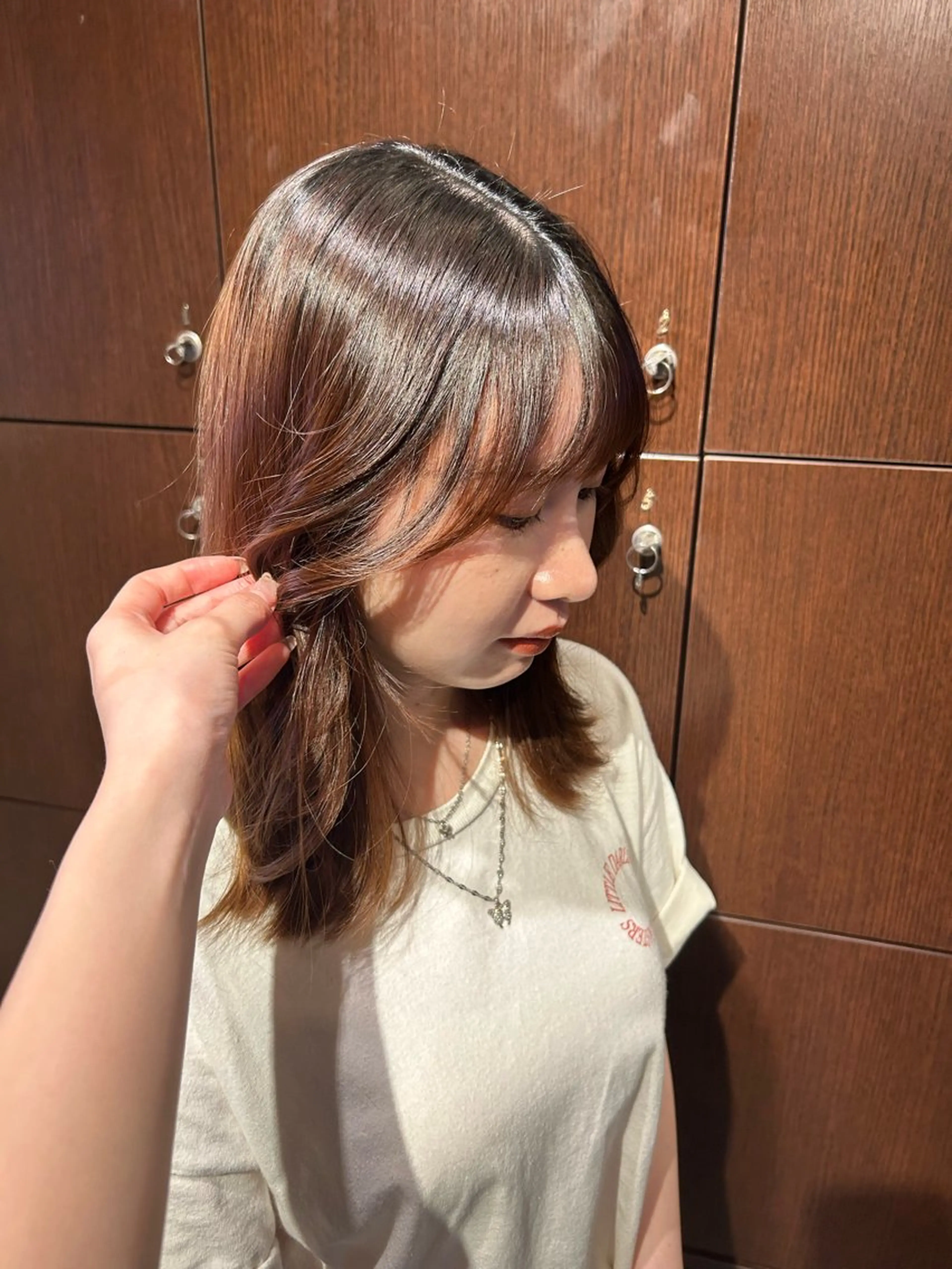 ミディアム レイヤー/透明感カラ ー/茅ヶ崎/momiのヘアスタイル