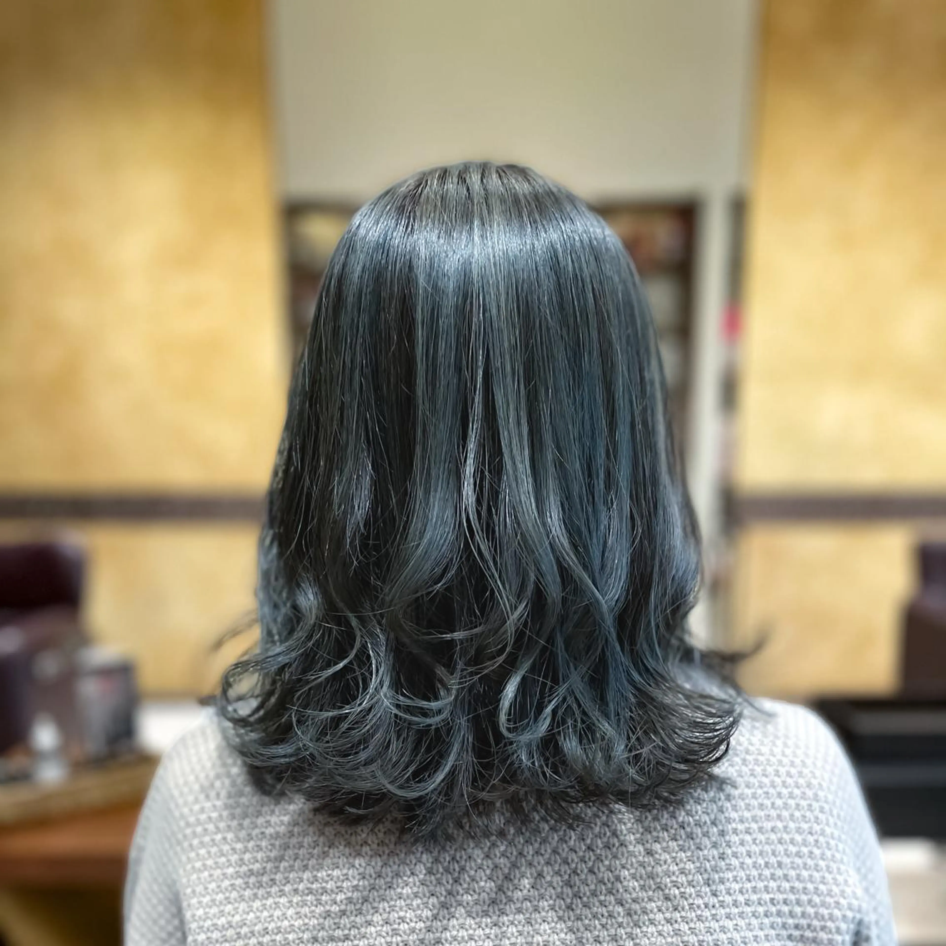 ミディアム カラー モードケイズJR尼崎 トップサロンdのヘアスタイル