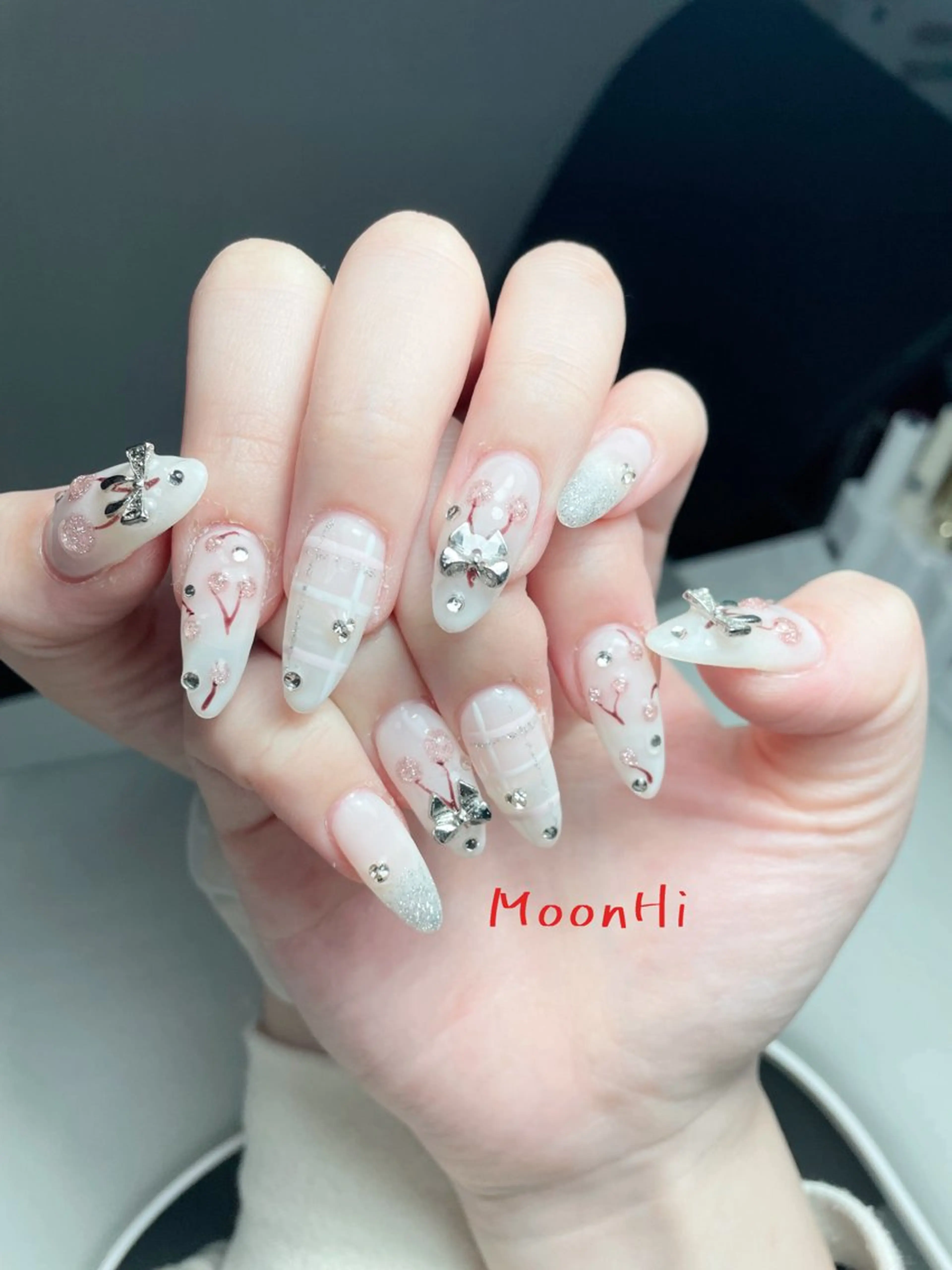 ネイル MoonHi Nail Salon所属・MoonHi Nail 朝霞台のネイルデザイン