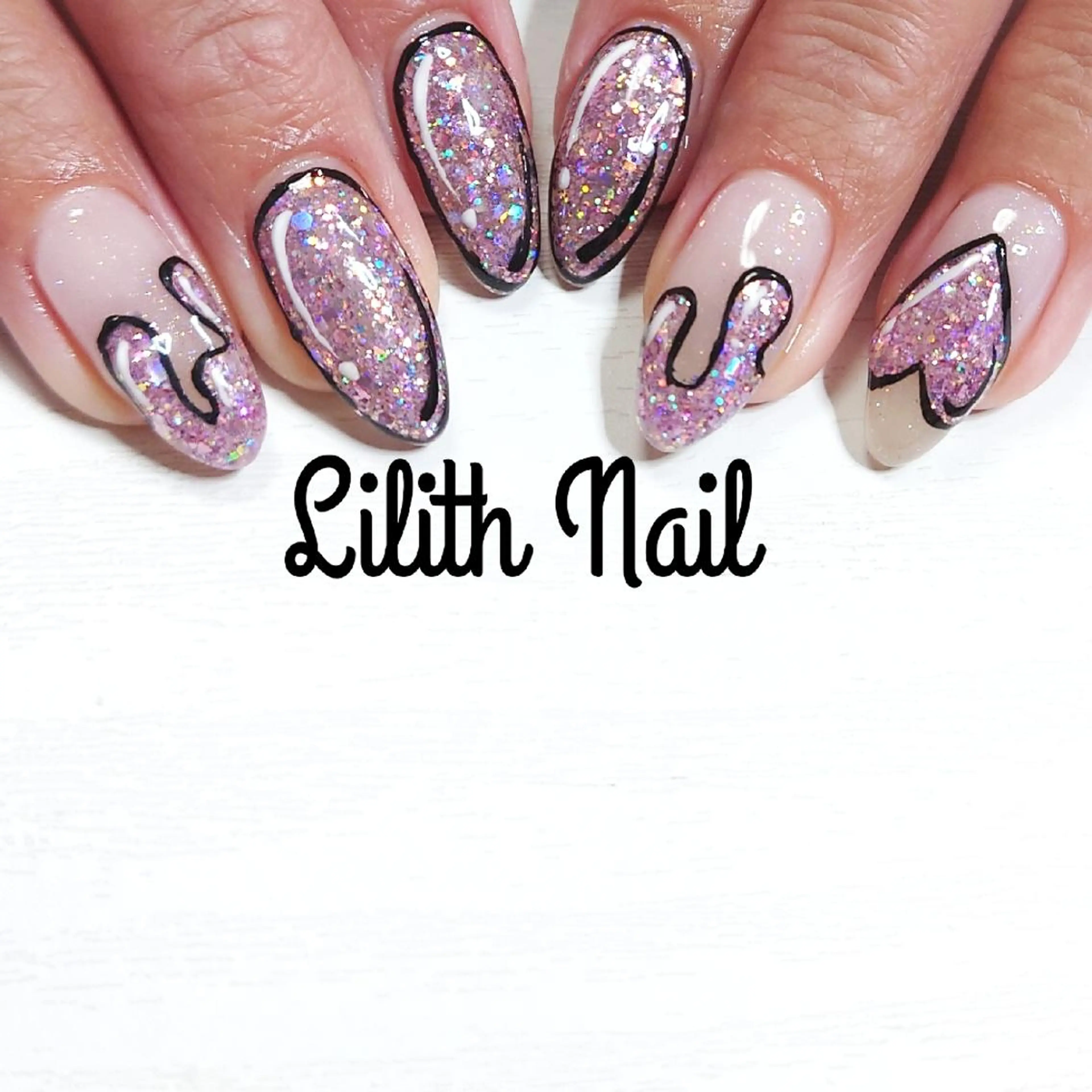 ネイル ハート キラキラネイル ラメ(グリッター) 冬ネイル Lilith Nailのネイルデザイン