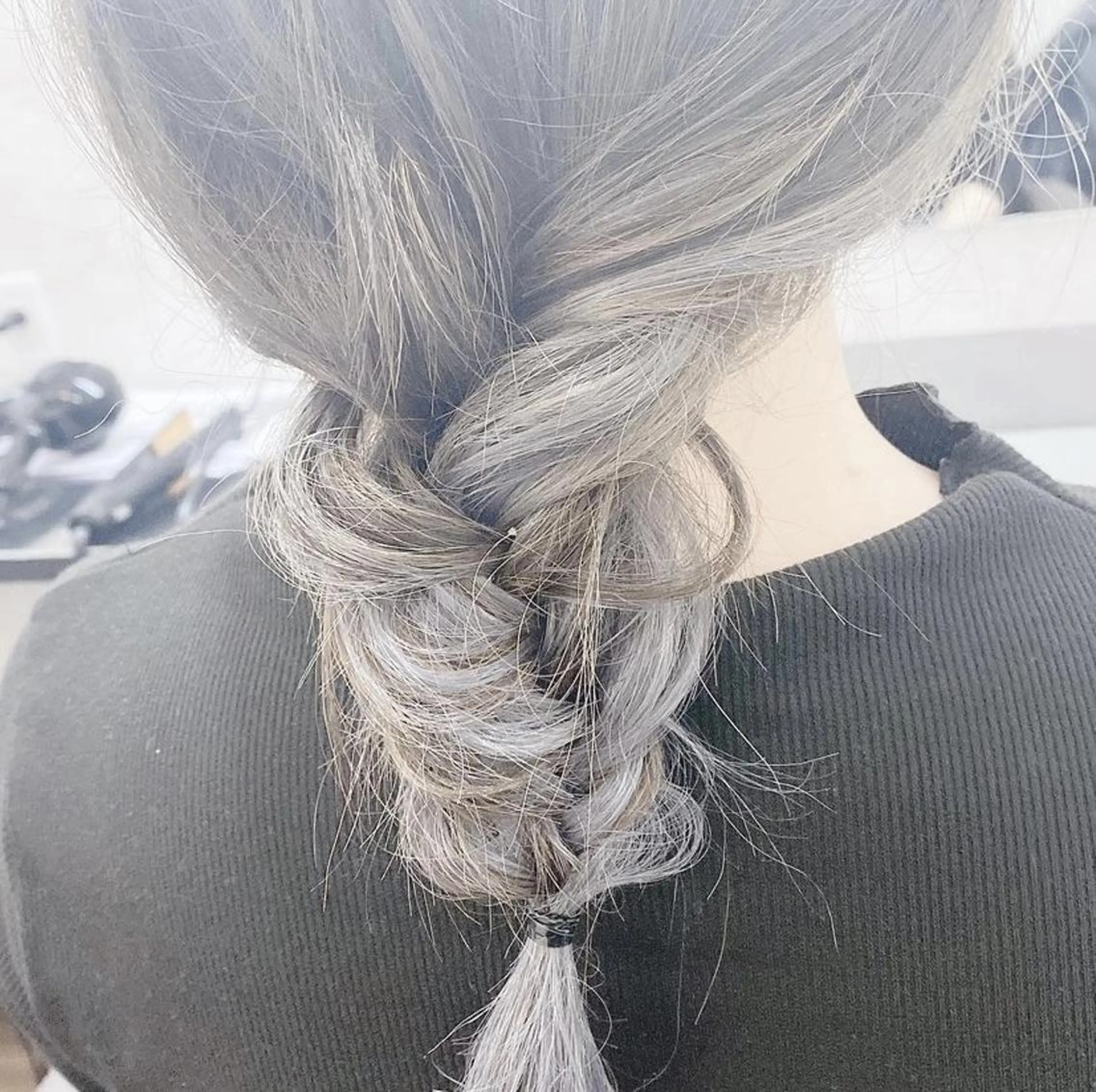 カラー SAKA GUCHIのヘアスタイル