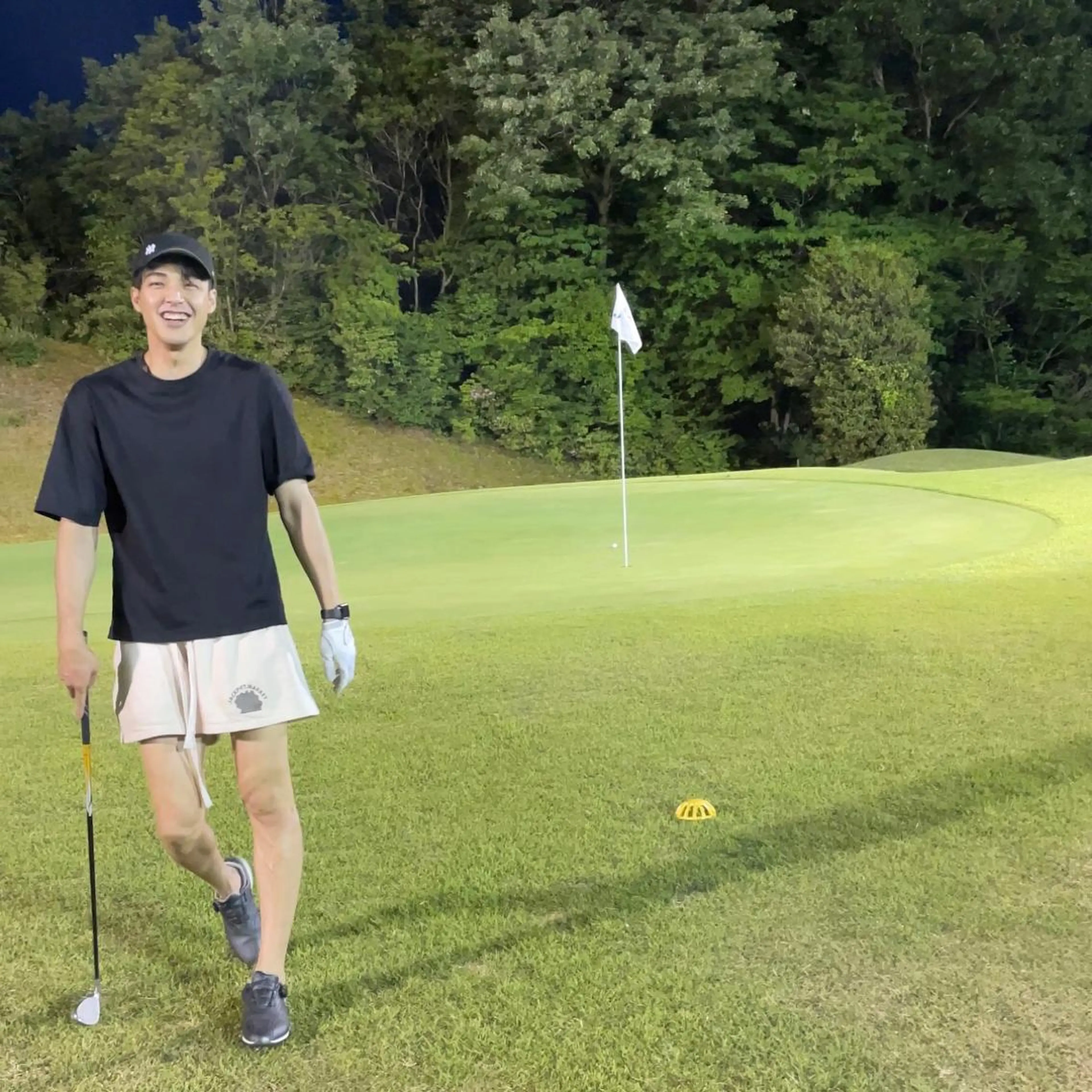 ショート カラー パーマ ヘアアレンジ メンズ キッズ ネイル マツエク・マツパ アイブロウ メンズアイブロウ 眉毛ワックス脱毛 ショートヘア グリーン メンズネイル 脱毛サロン KAvanceのエステ・リラクイメージ