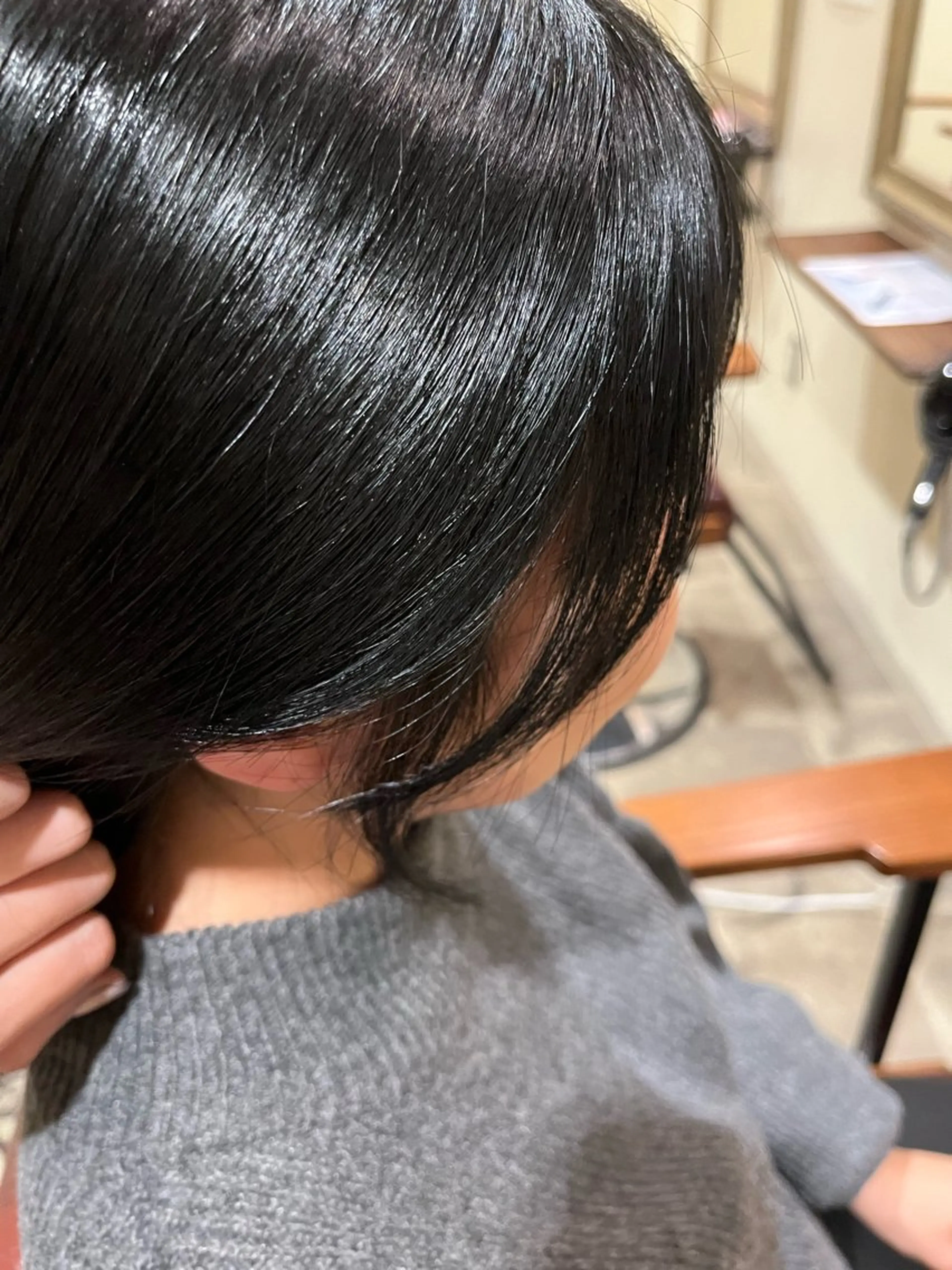 ミディアム ヘアアレンジ 顔周りカット 小顔カット カット 縮毛矯正 トリートメント 西川 舞彩のヘアスタイル