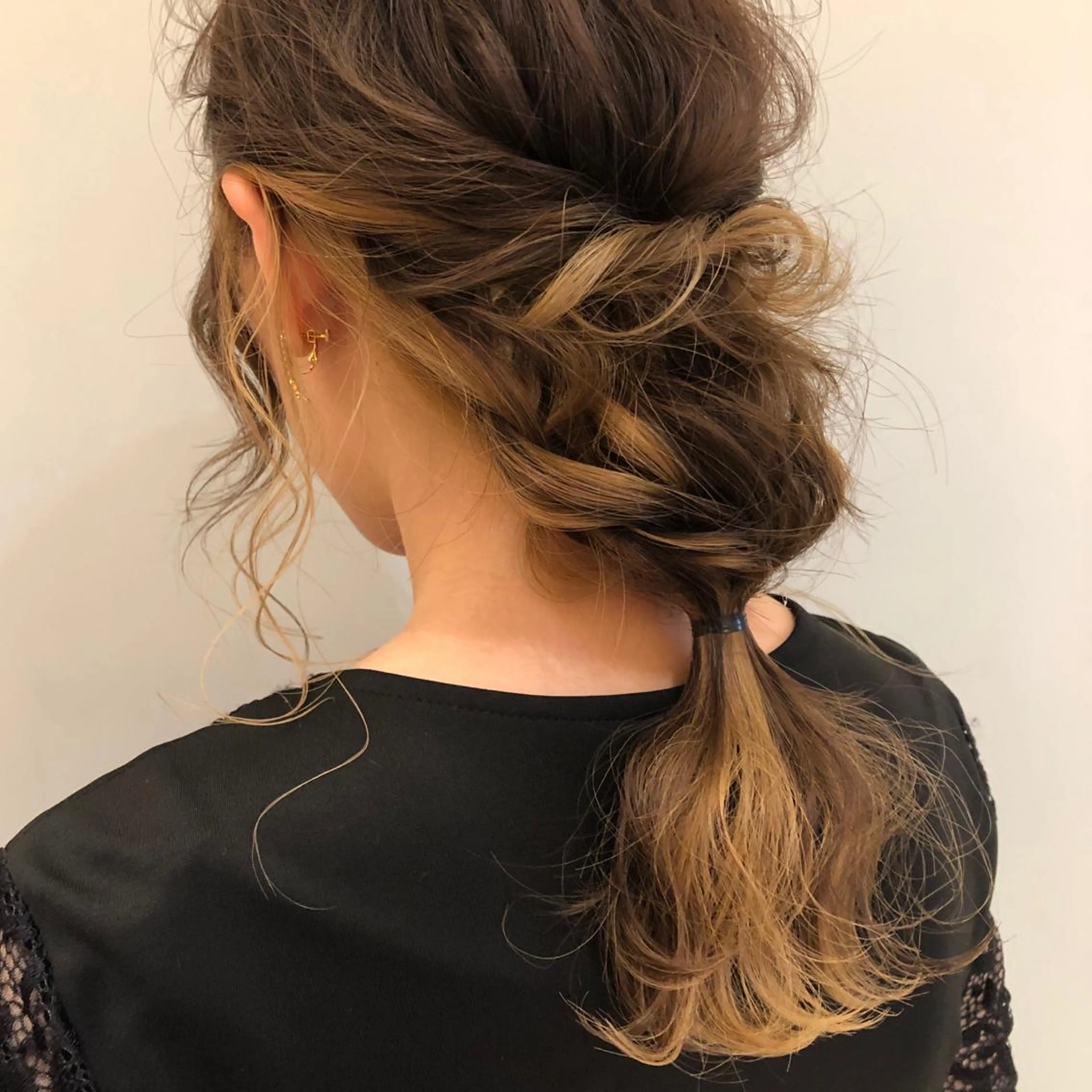 ミディアム ヘアアレンジ ケアブリーチ/ エクステ/レイヤーのヘアスタイル