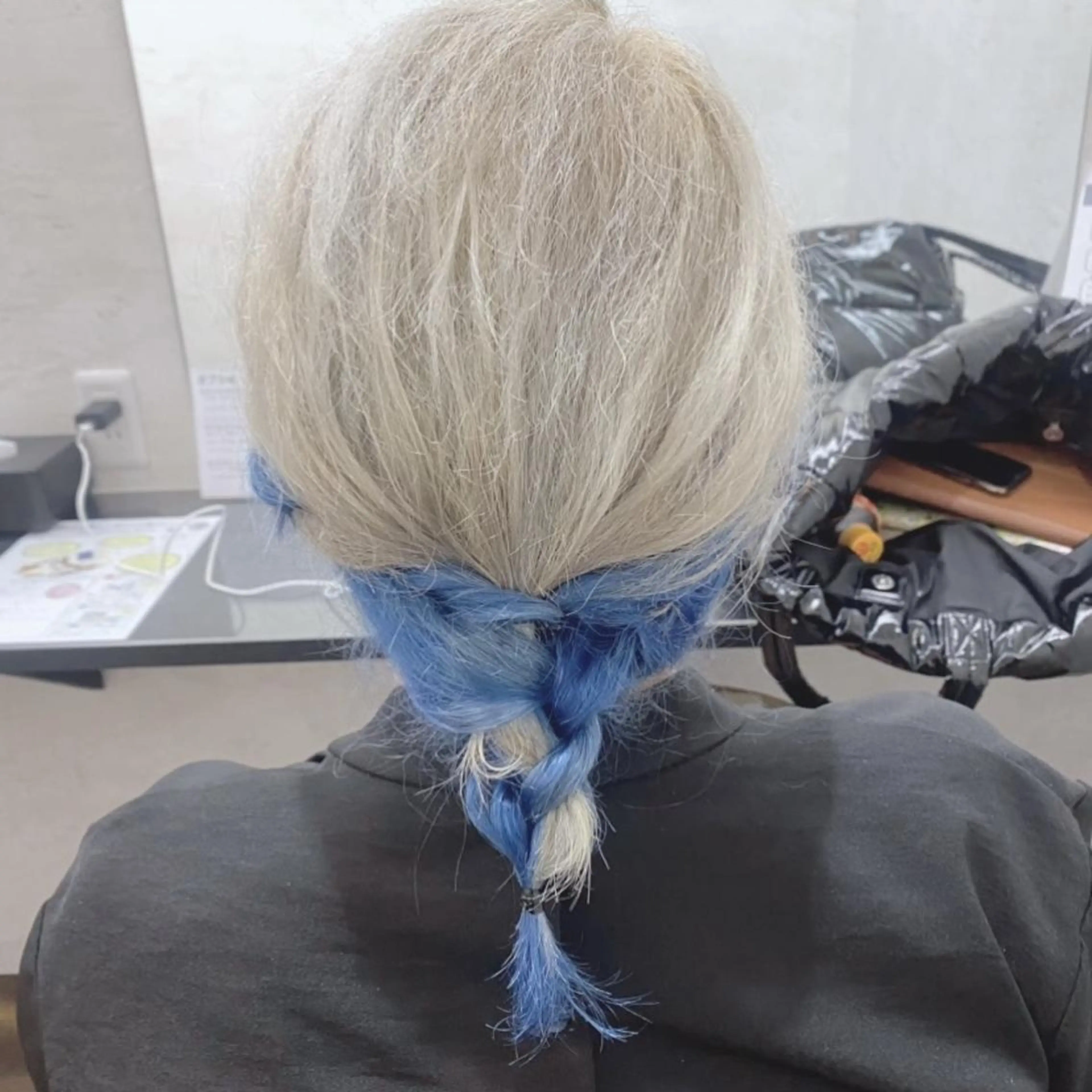 カラー SAKA GUCHIのヘアスタイル