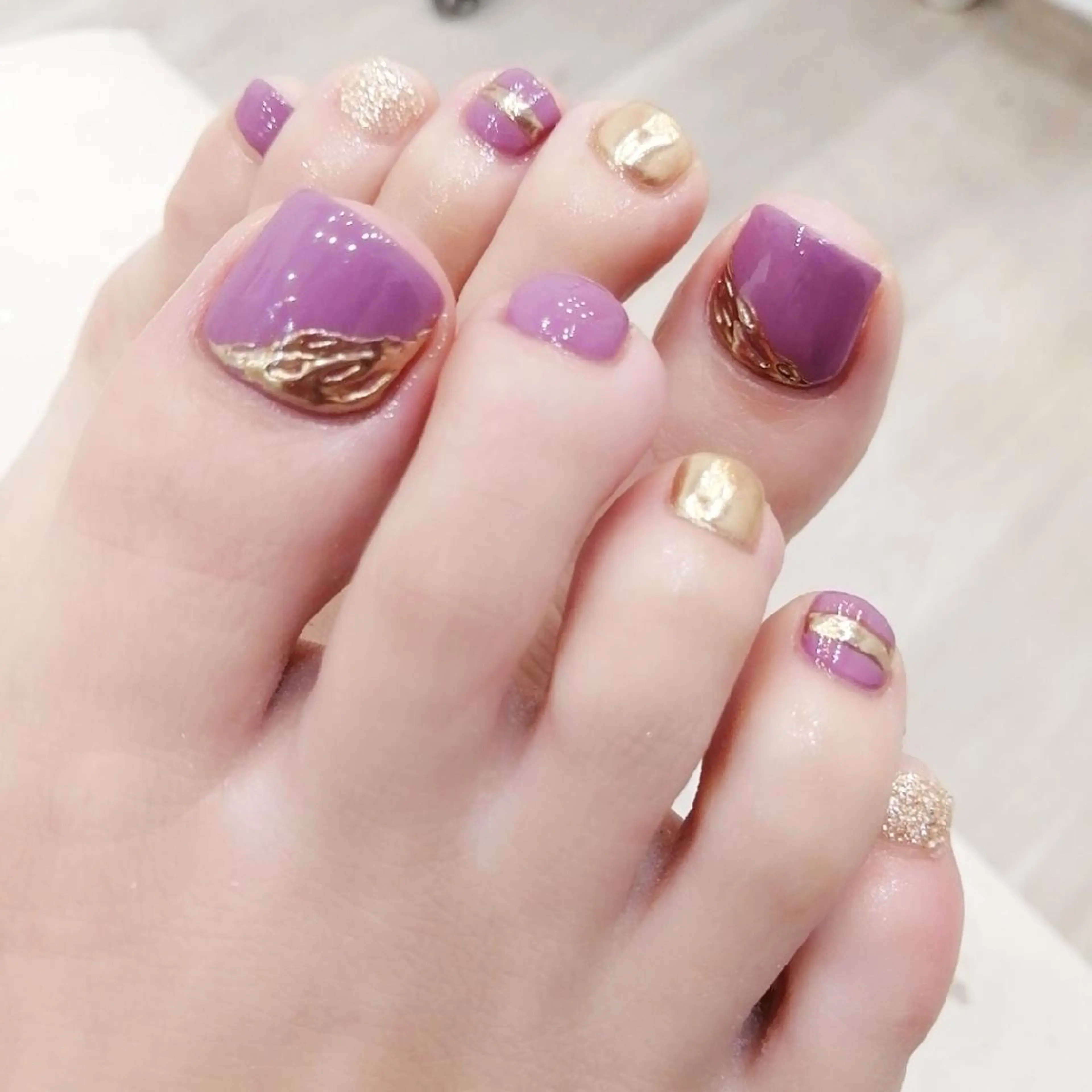 ネイル フットネイル ミラーネイル I.プライベートネイルサロン所属・I.プライベート ネイルサロンの眉毛・アイブロウイメージ