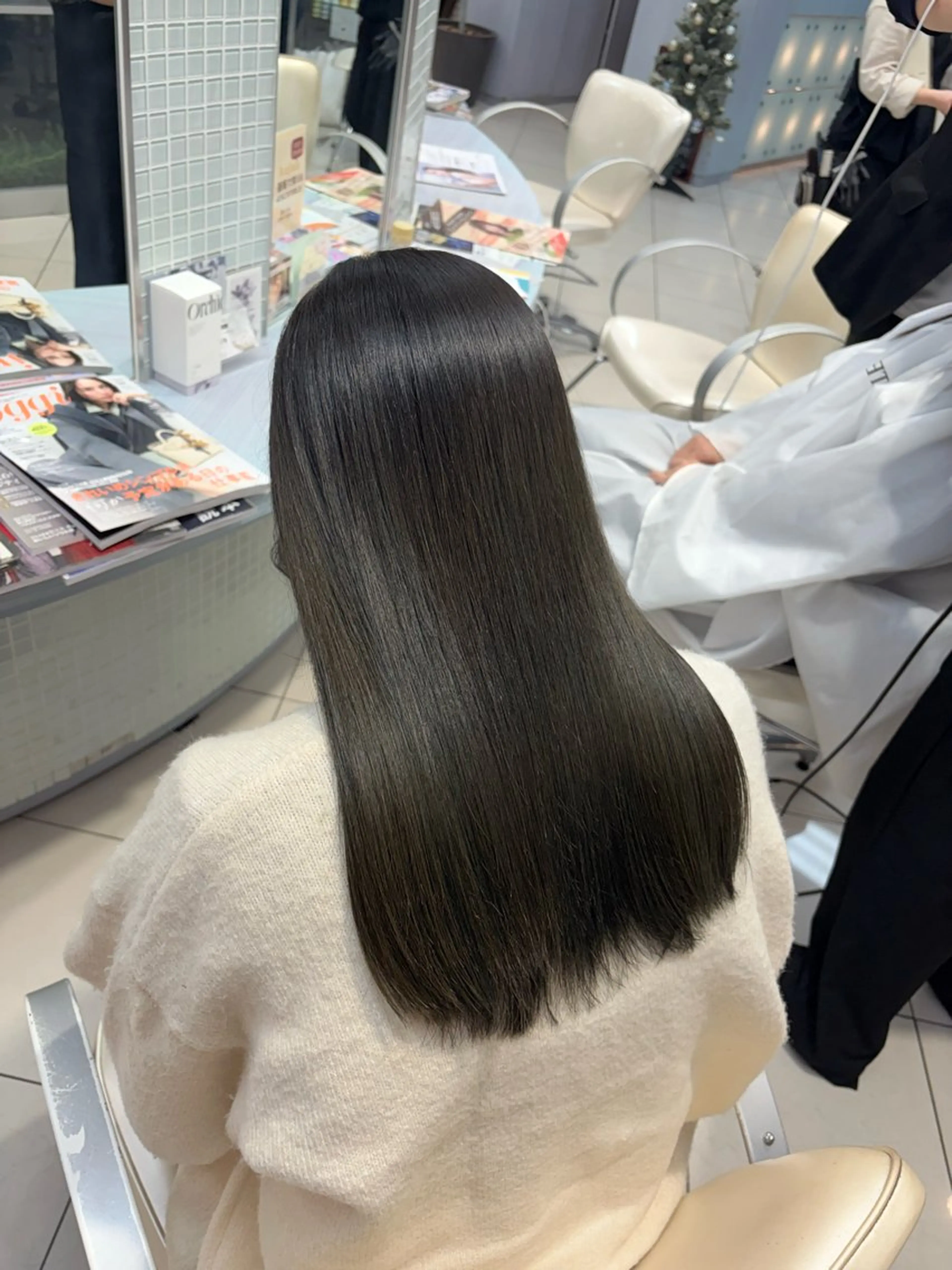 ロング ヘアカラー トリートメント 盛れる韓国ヘア🩰/ 透明感カラー/華のヘアスタイル