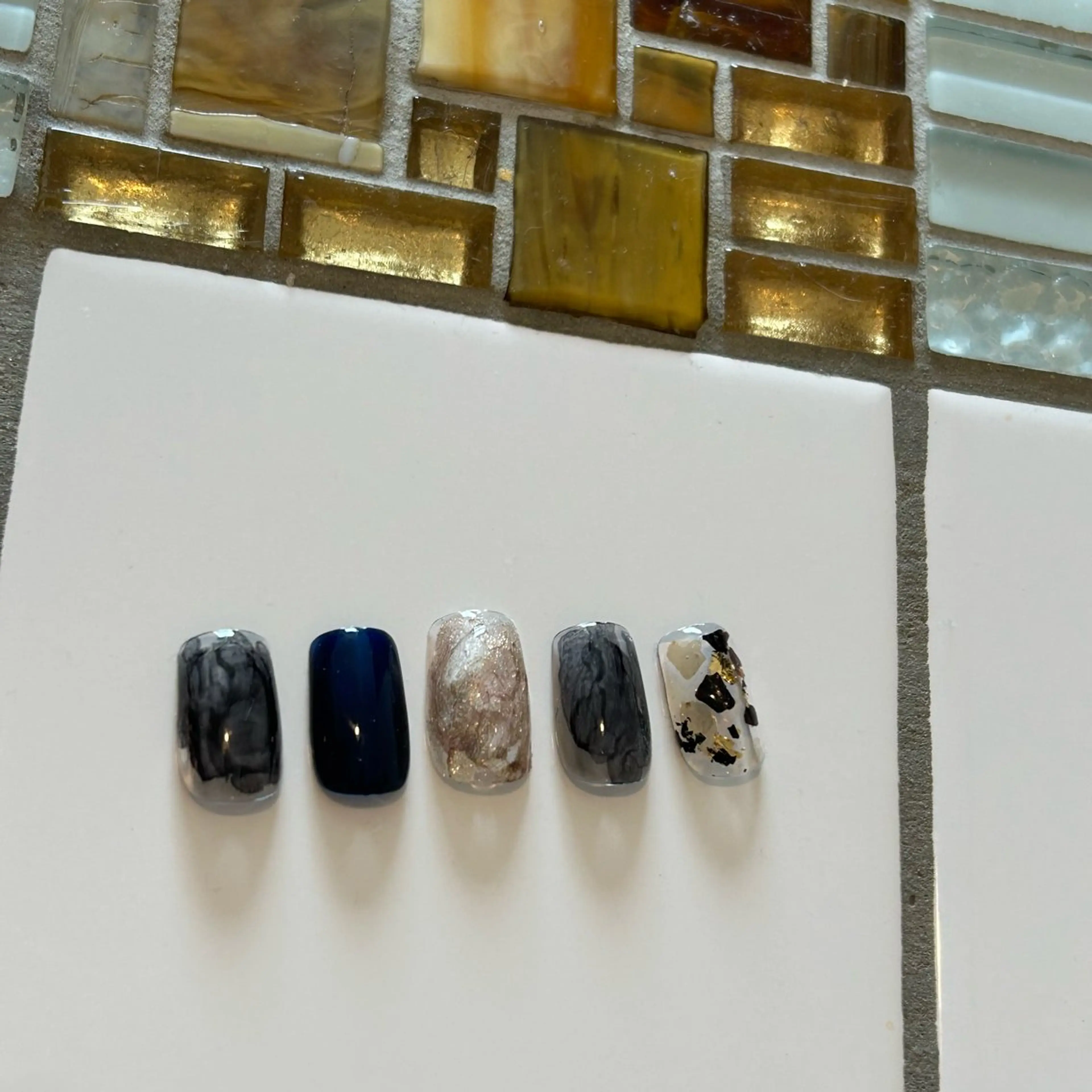 ネイル nail atelier hiton所属・nailist 朱音のネイルデザイン