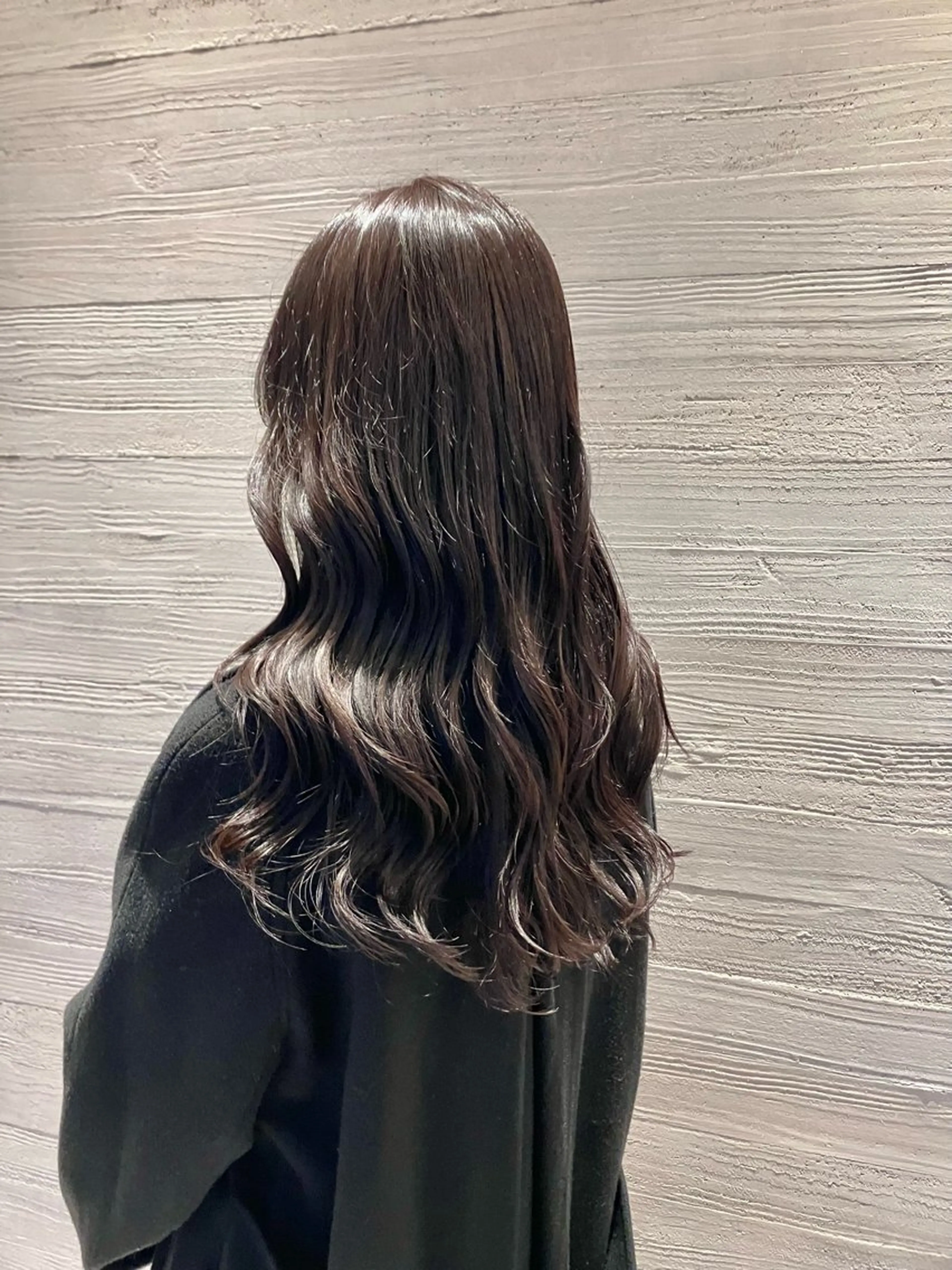 ロング カラー ブラウンカラー チョコレートブラウン レイヤーカット サキ🤍ハイトーン 🩰くびれ巻きヘアのヘアスタイル