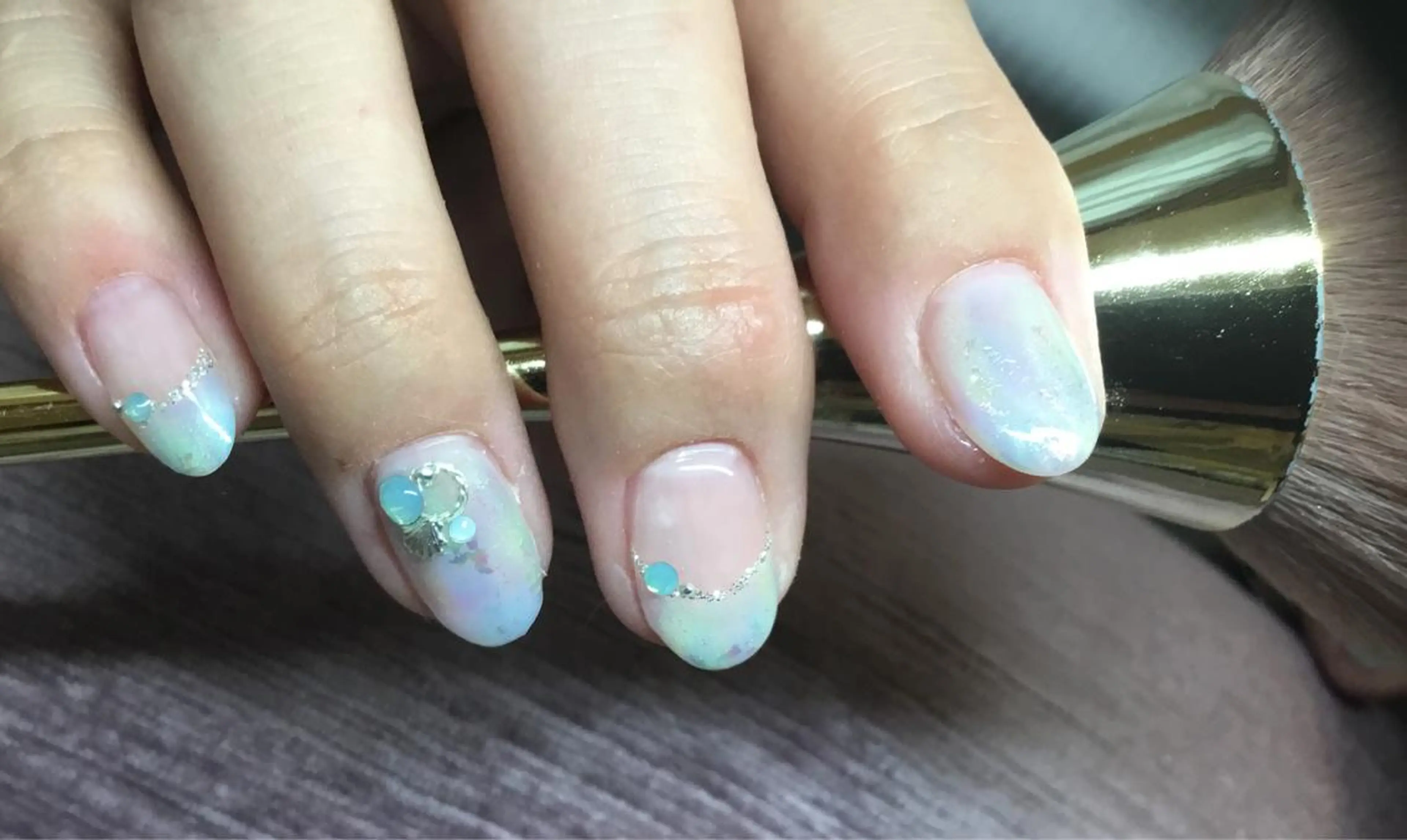 ネイル フレンチネイル ストーンネイル UVネイル プライベートサロン jewel nailのネイルデザイン