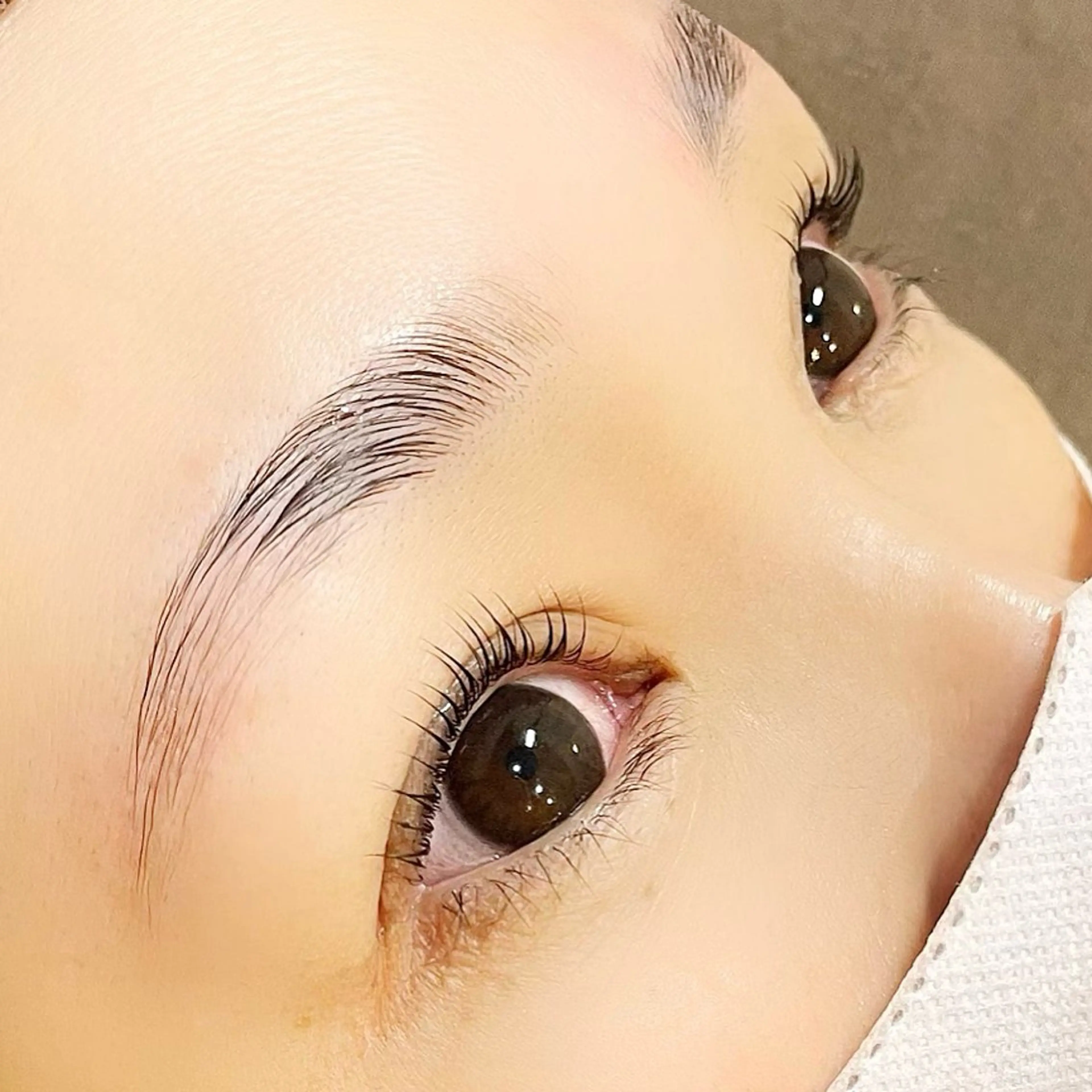 アイブロウラミネーションの写真