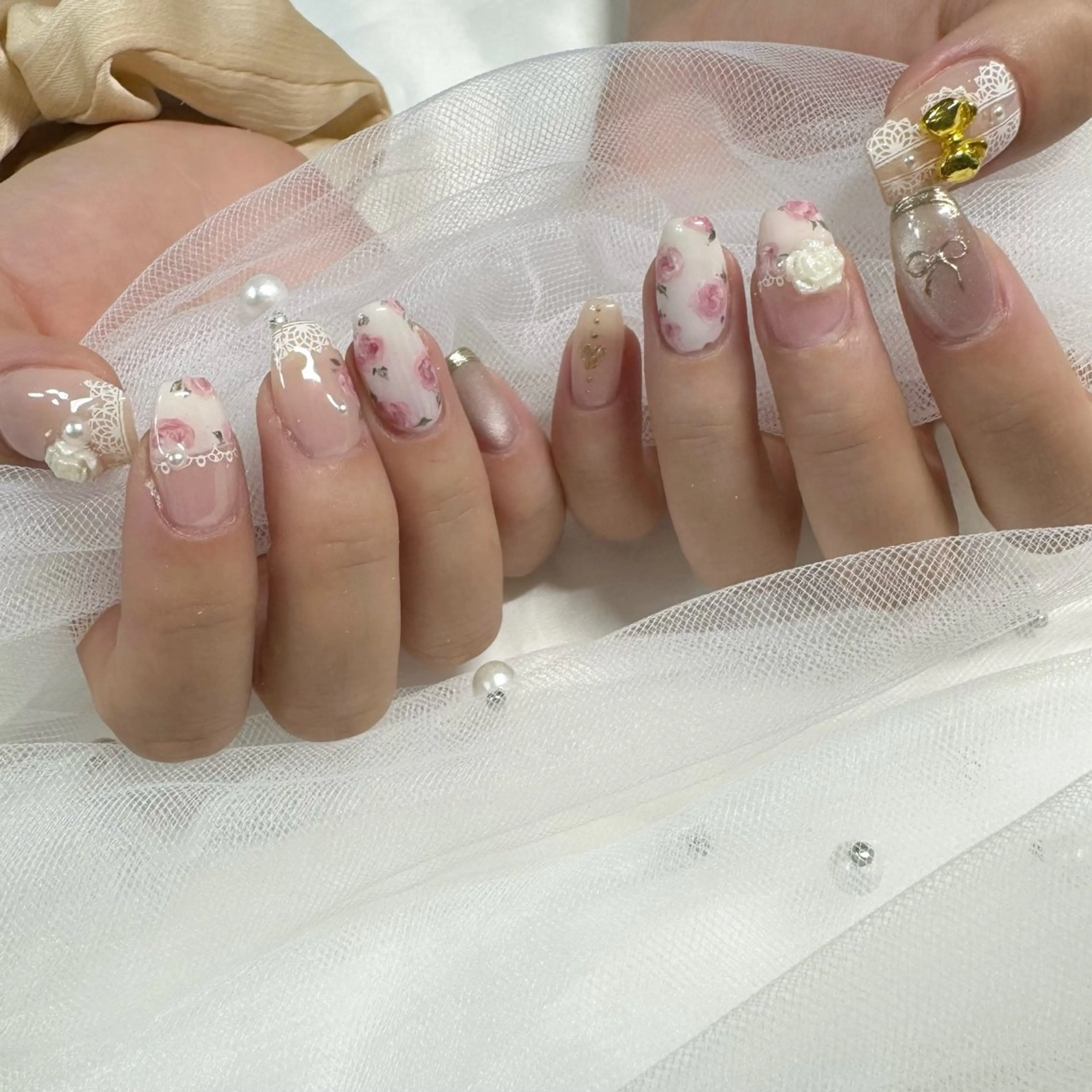 ネイル ジェルネイル リボン 東 千夏のネイルデザイン