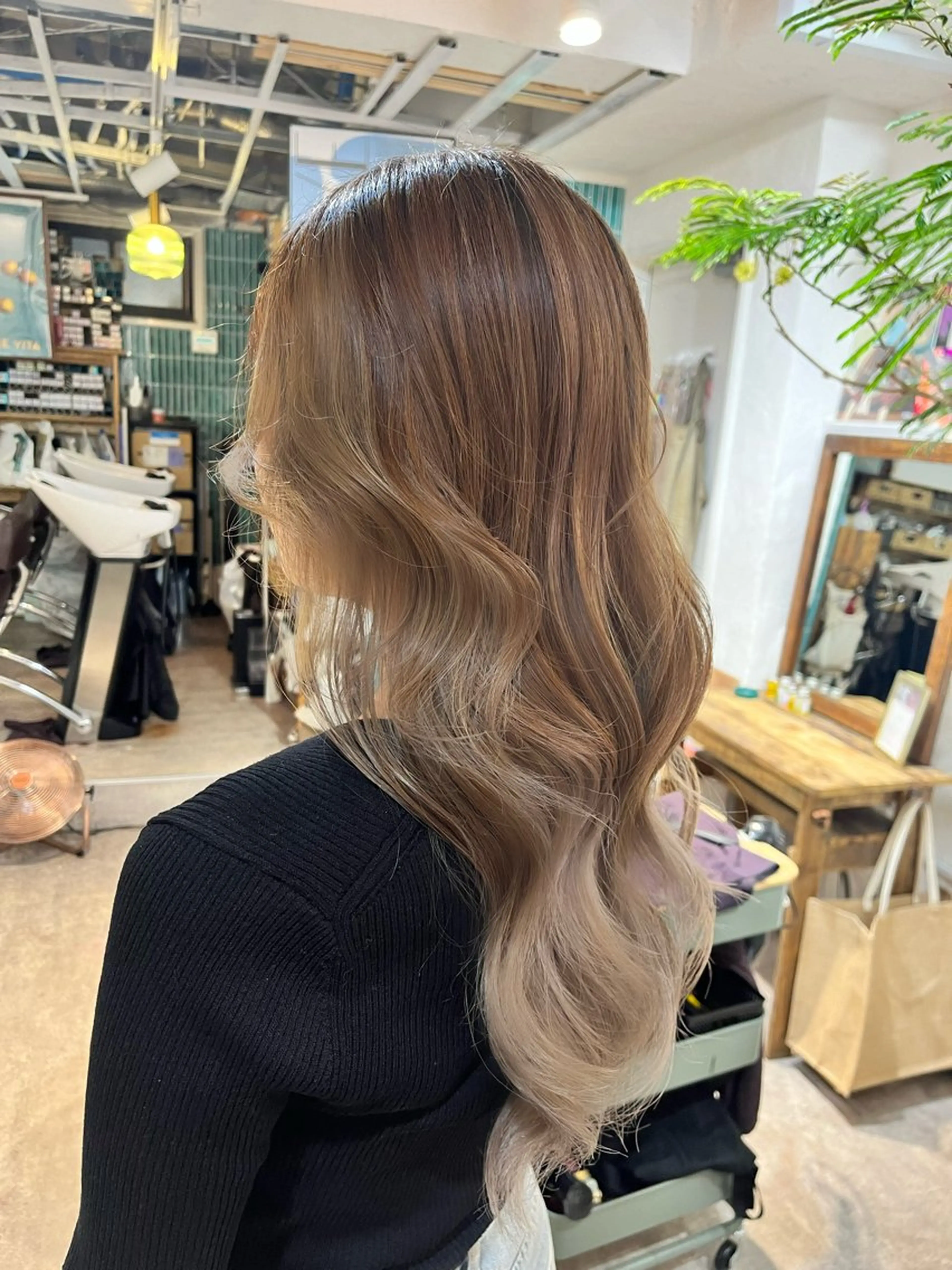 ロング レイヤーカット 新宿/髪質改善 艶カラー👶Renaのヘアスタイル