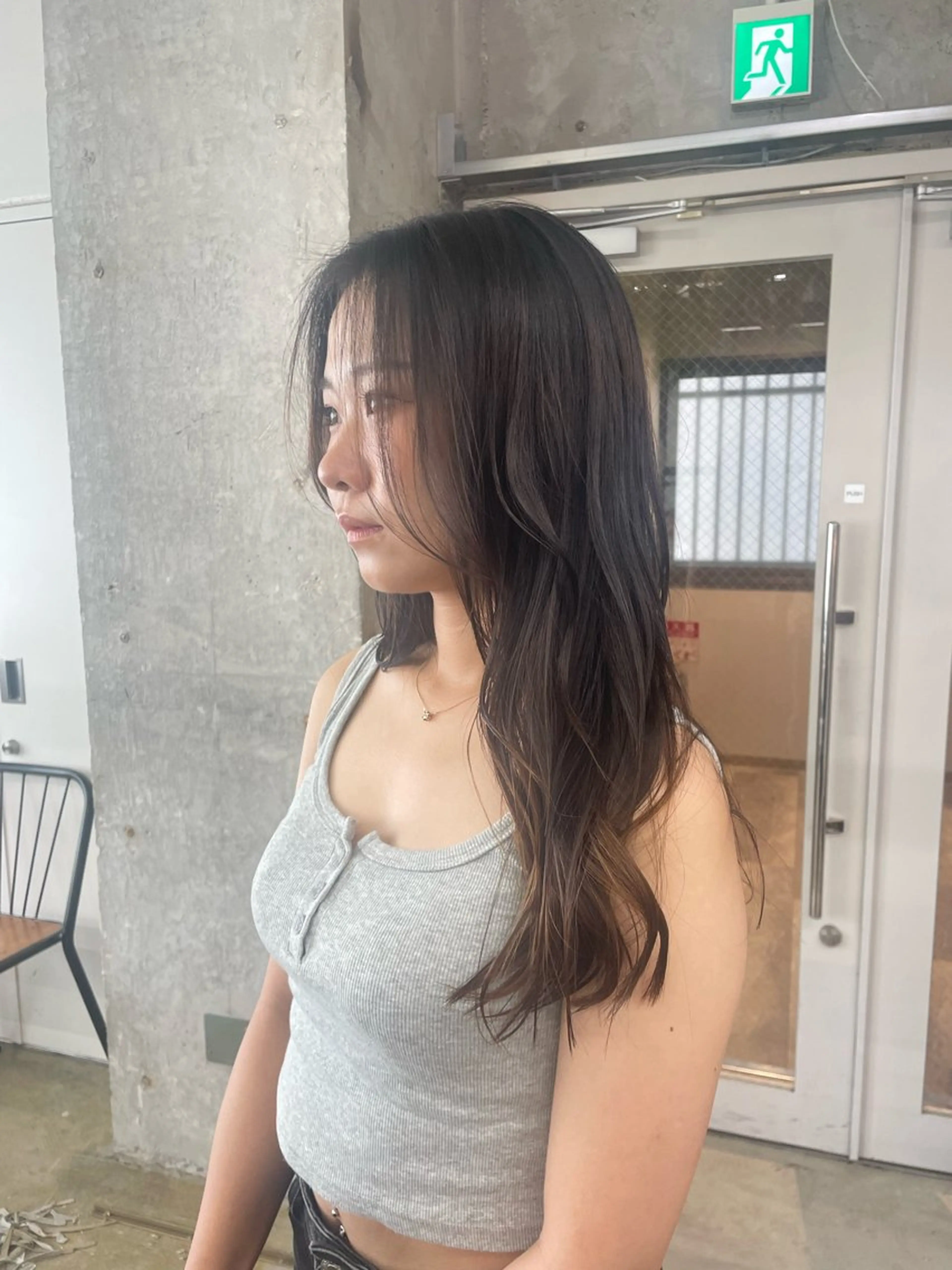 ロング 鈴木瑛里／ブロンド ベージュ／男女のヘアスタイル