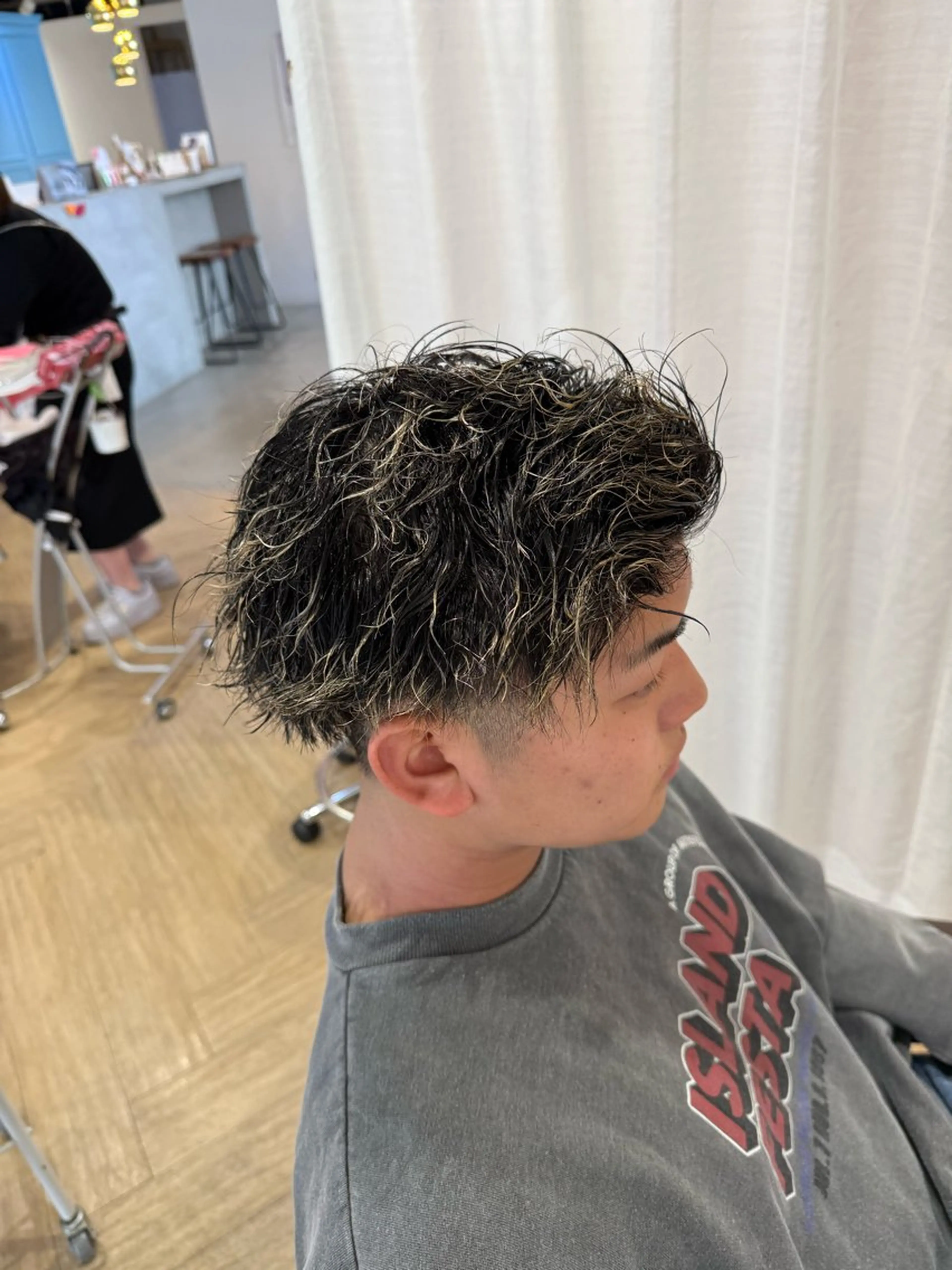 カラー パーマ メンズ メンズハイライト ツーブロック ハイライトカラー カット パーマ 【似合わせ】 藤原 拓徒のヘアスタイル