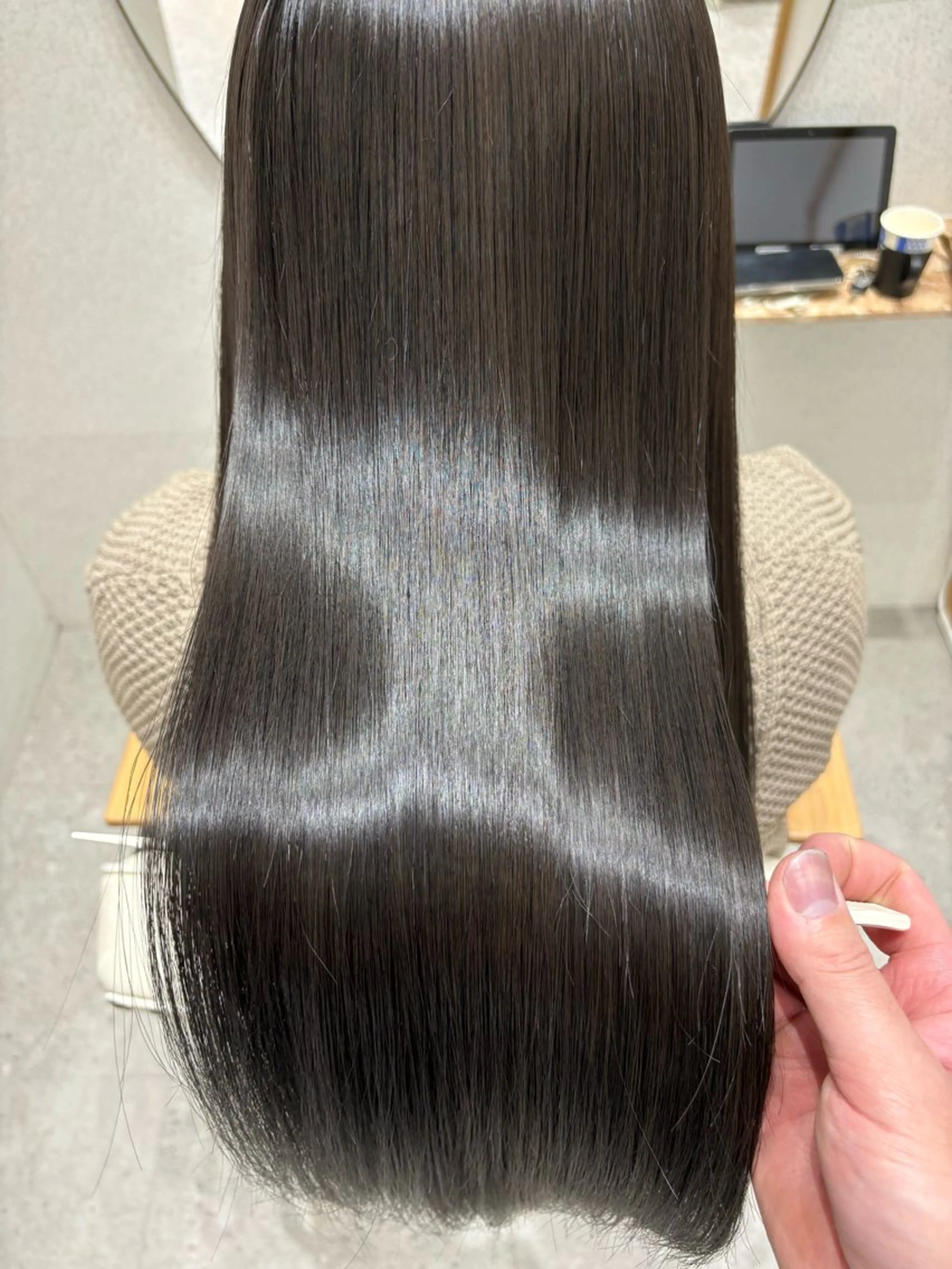 【低ダメージ縮毛矯正】カット＆艶髪premiumストレート(縮毛矯正)の写真
