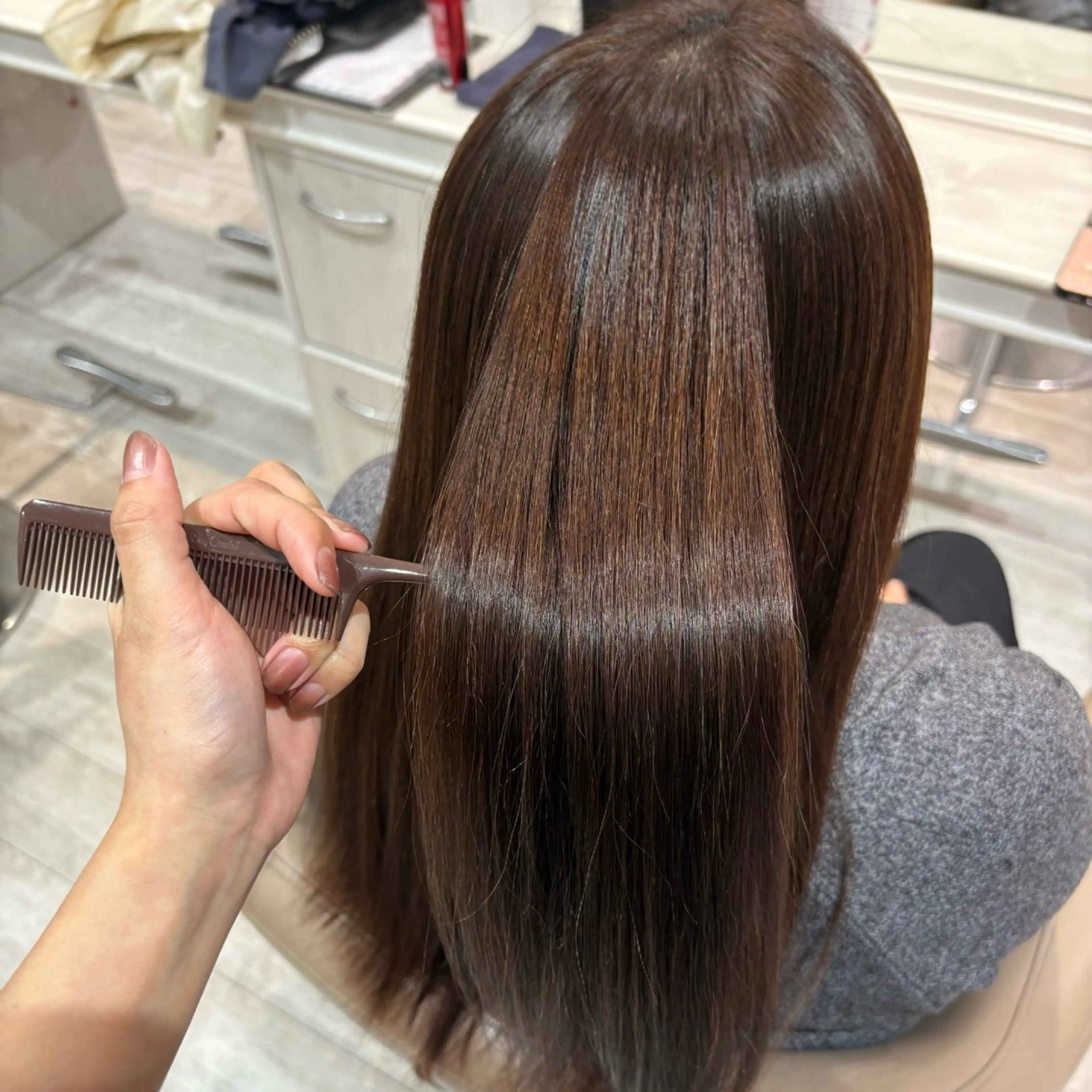 ロング パーマ 縮毛矯正 長崎 真子のヘアスタイル