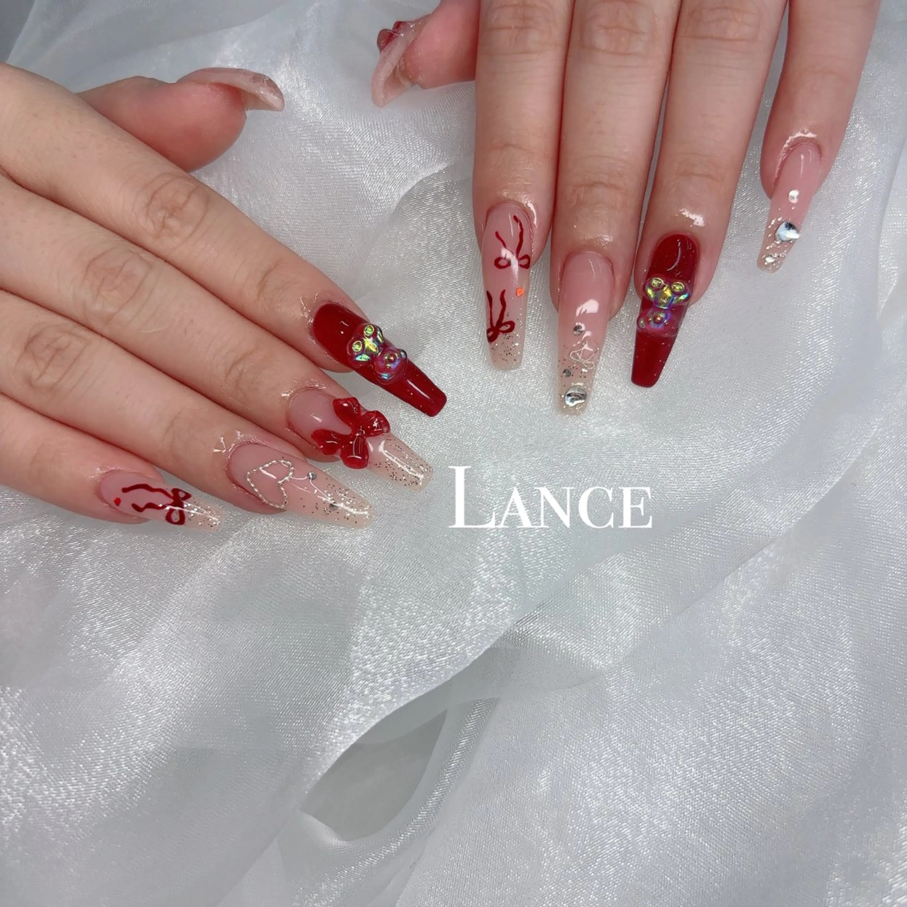 ネイル オーロラネイル フットネイル 氷ネイル・うるうるネイル キラキラネイル 韓国ネイル ハンドネイル Lance nailのネイルデザイン