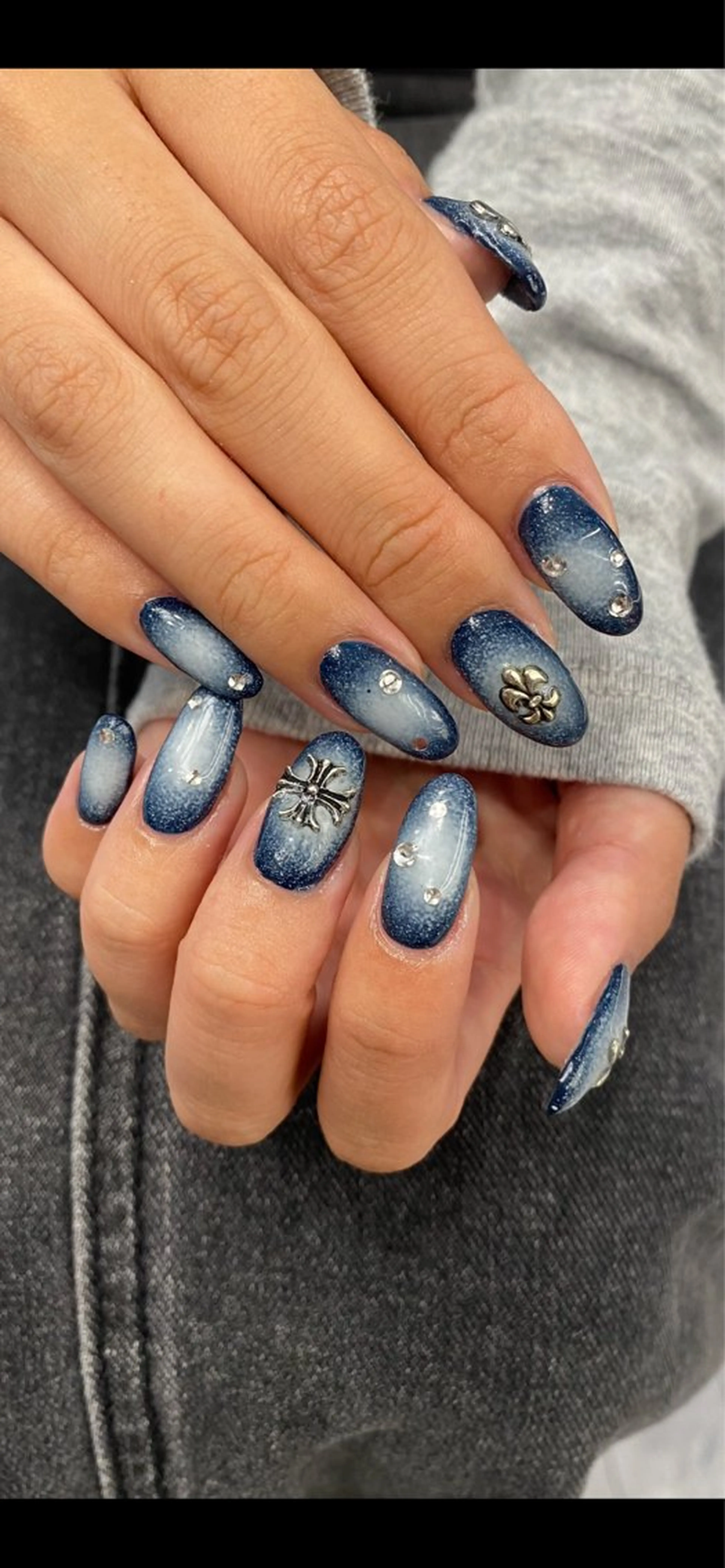 ネイル ハンドネイル カンナ【Y2Kネイル /コーンロウ】のネイルデザイン