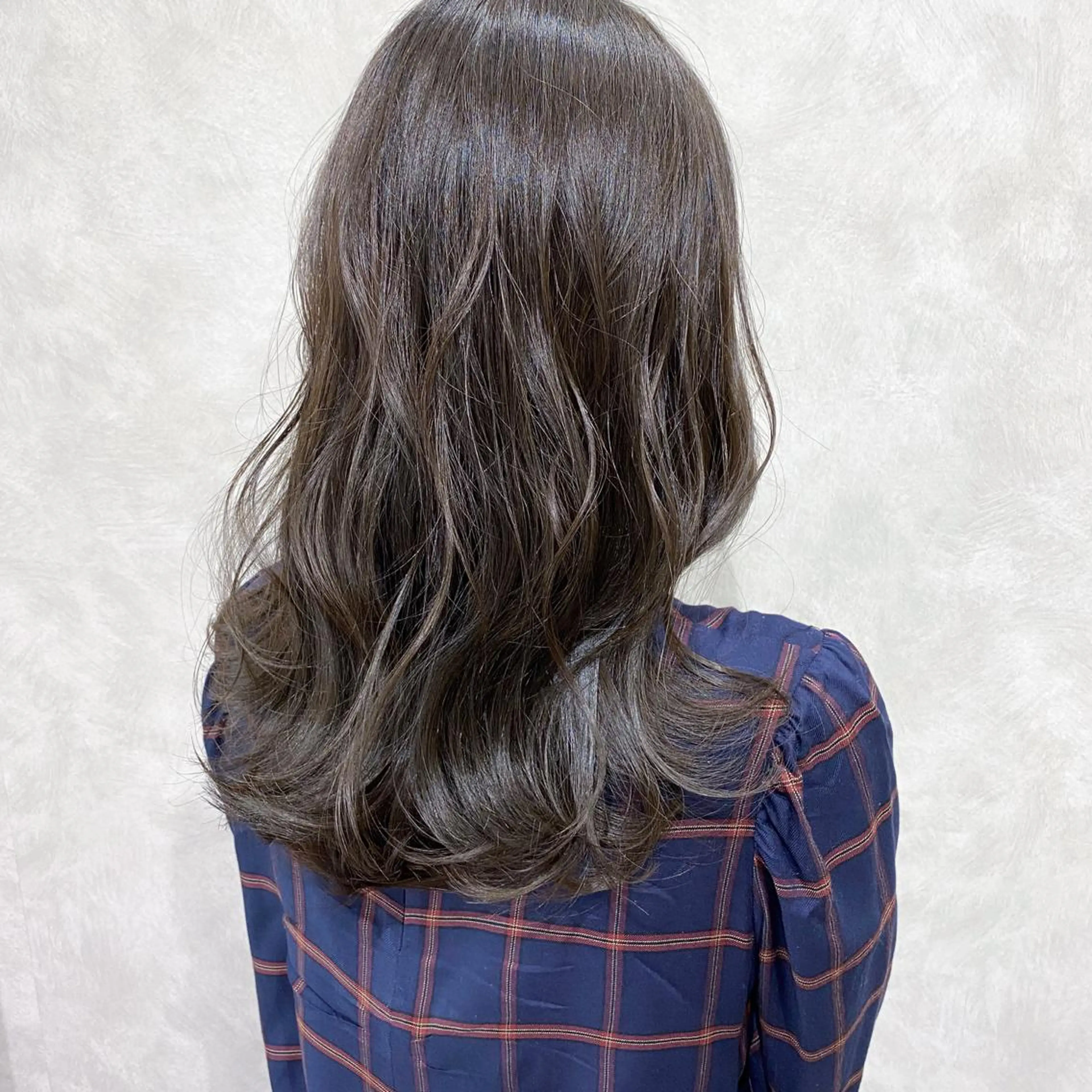 セミロング カラー ブリーチ 透明感カラー ブリーチなしカラー オリーブカラー カット ヘアカラー トリートメント Meena by urban所属・丹羽 隼人/髪質改善 /韓国ヘア🇰🇷のヘアスタイル