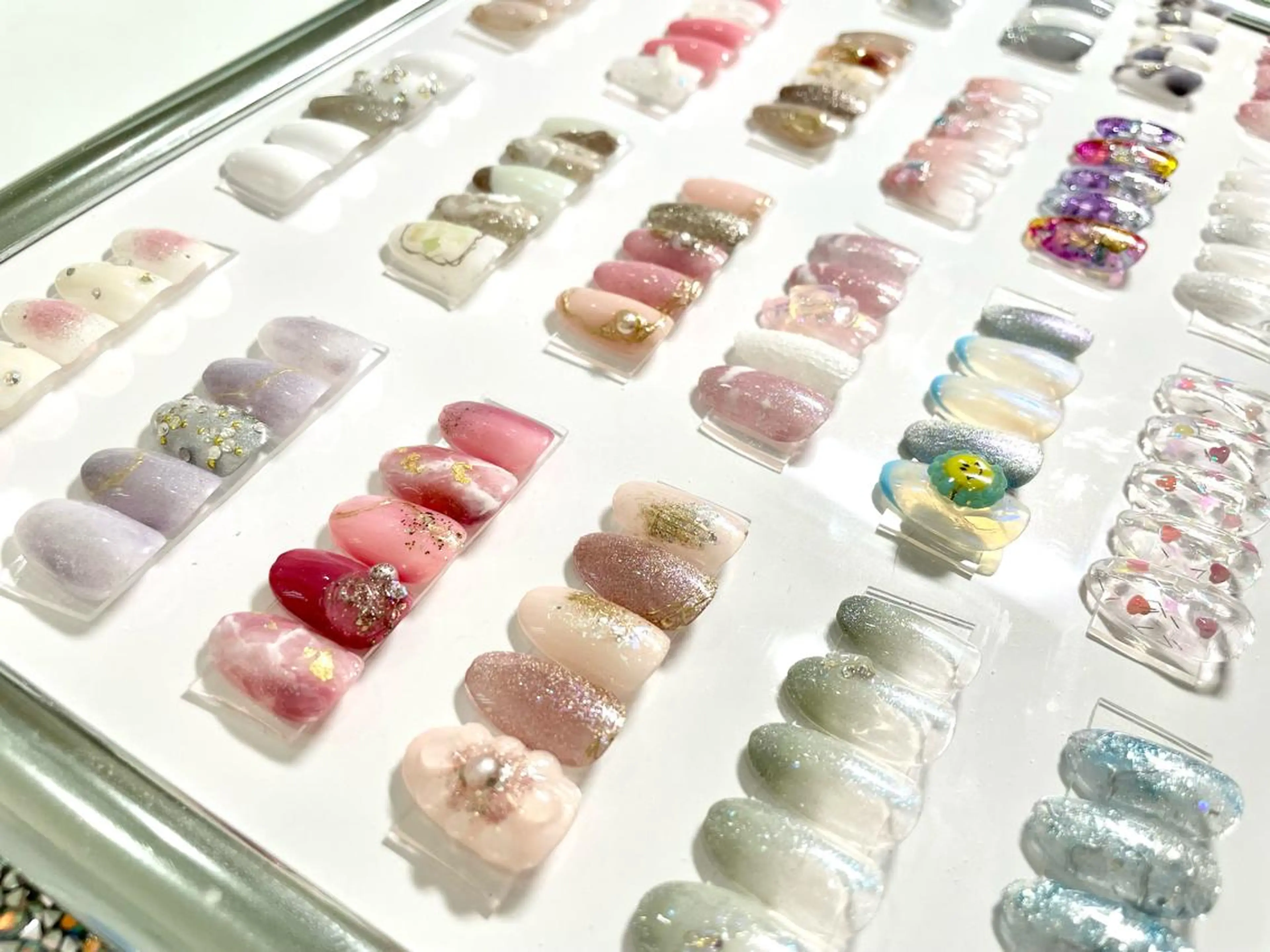 ミディアム BURGUNDY 🌹eriのネイルデザイン