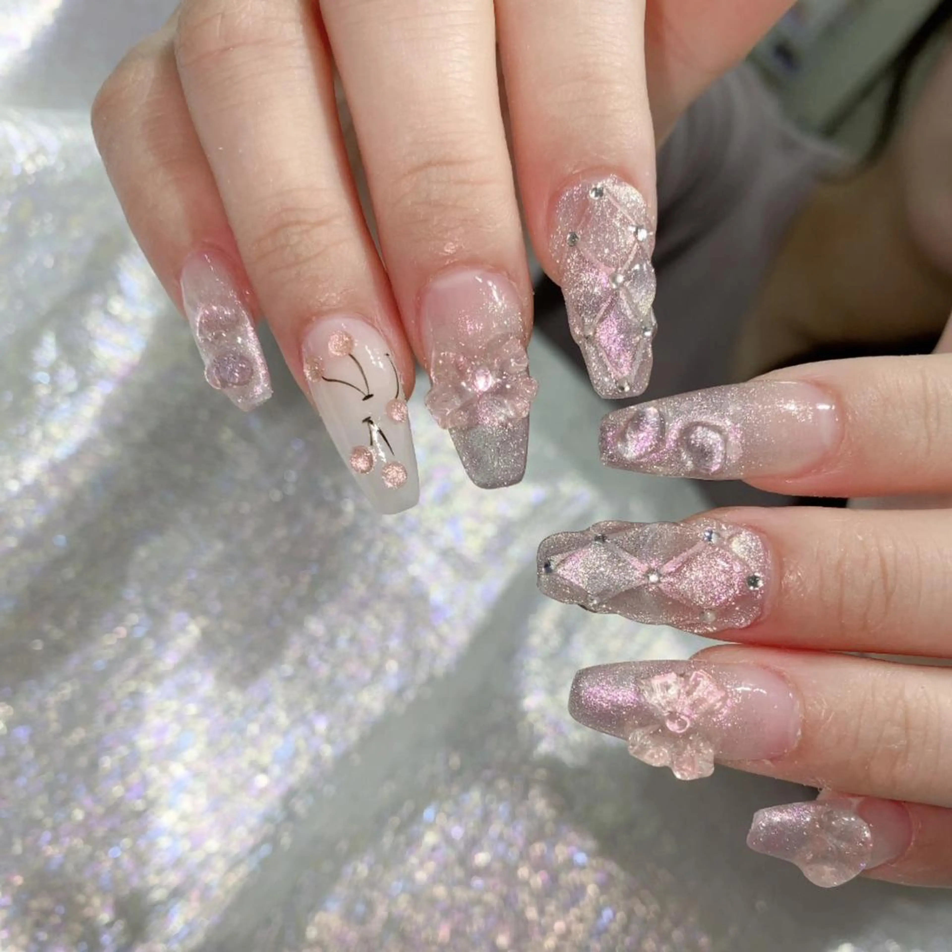 ネイル ネイルチップ Queens momoのネイルデザイン