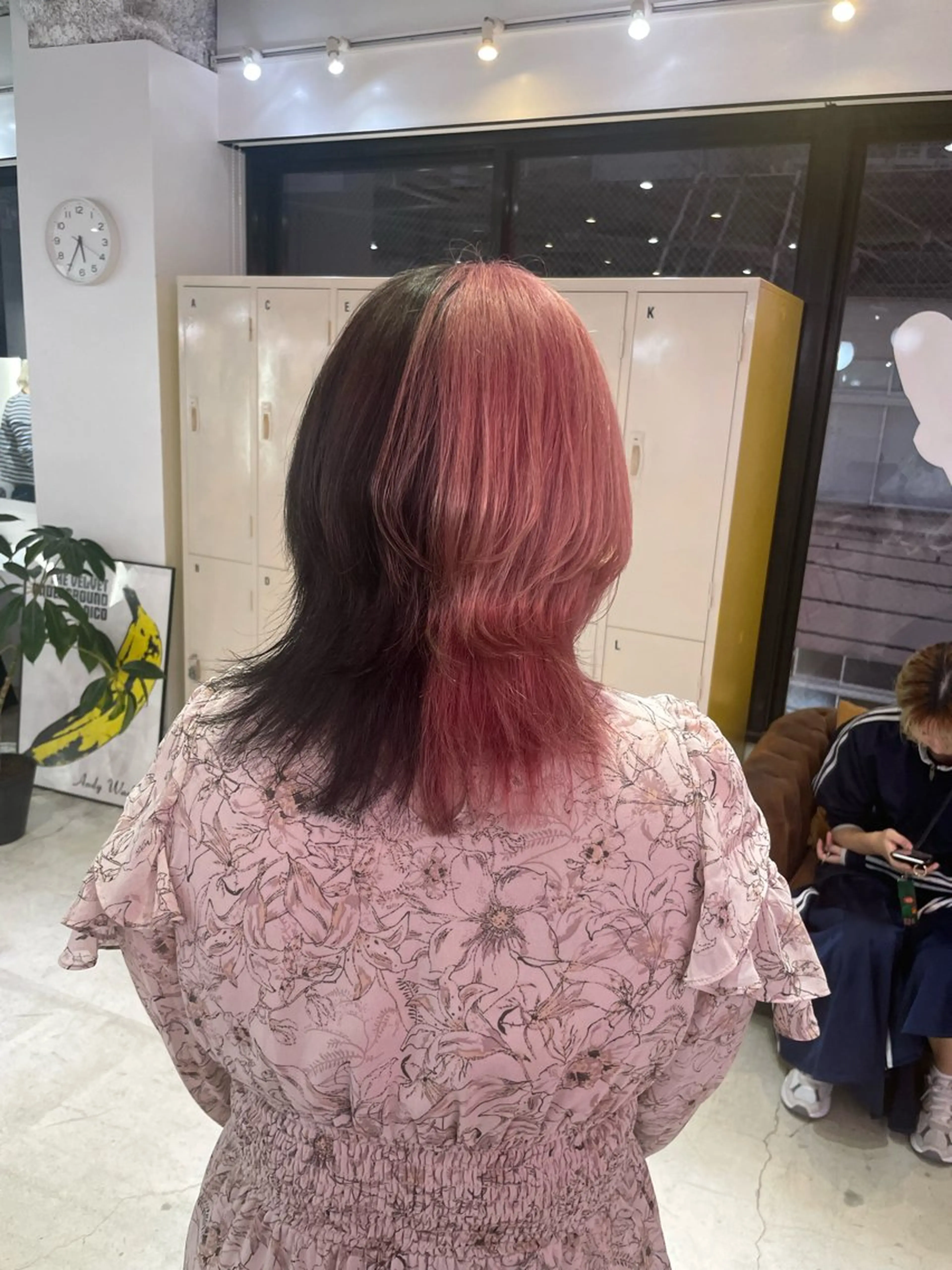 ミディアム カラー ハイトーン×デザイン 🪽🫧HIKARIのヘアスタイル