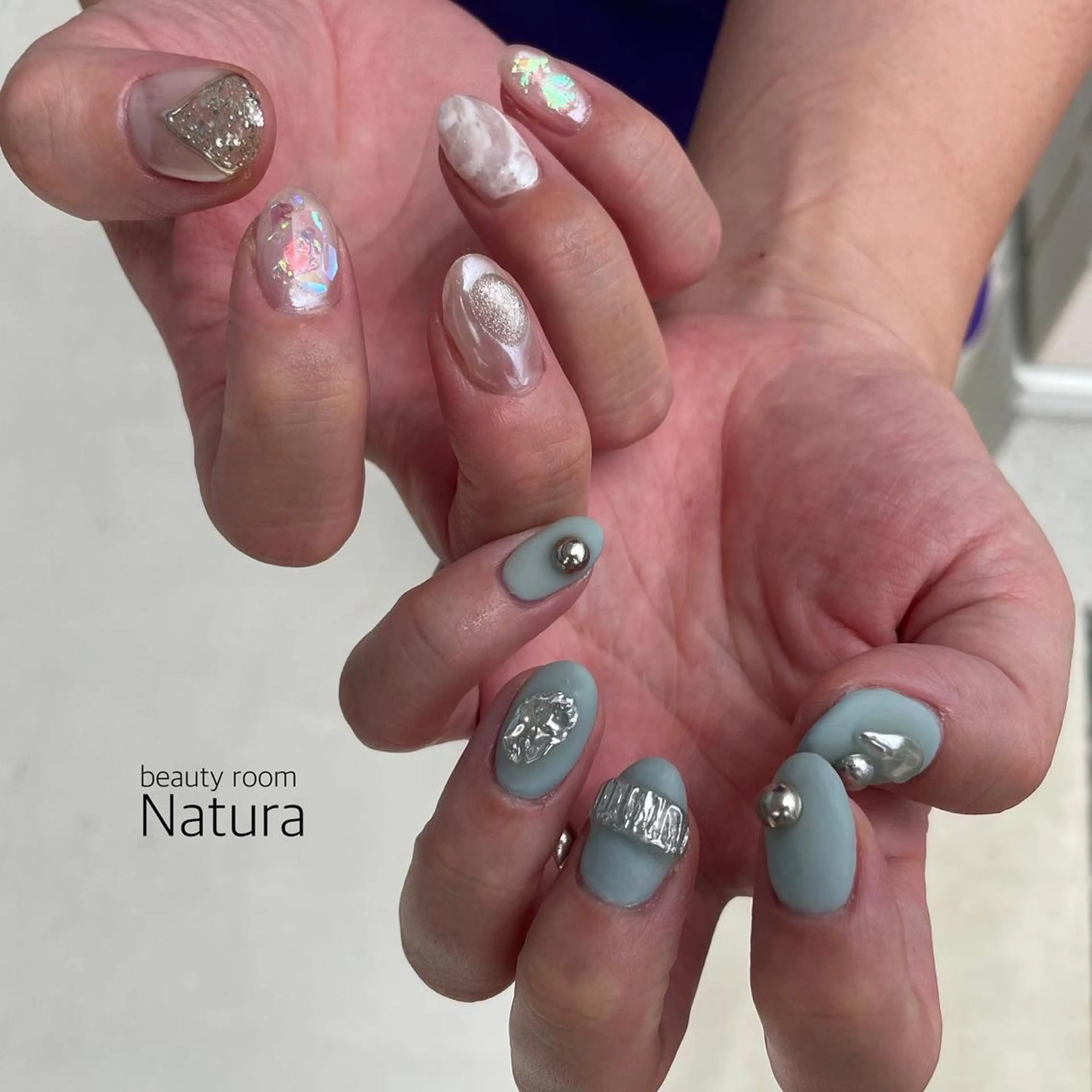 ネイル マツエク・マツパ アイブロウ ハンドネイル beautyroom Naturaのネイルデザイン