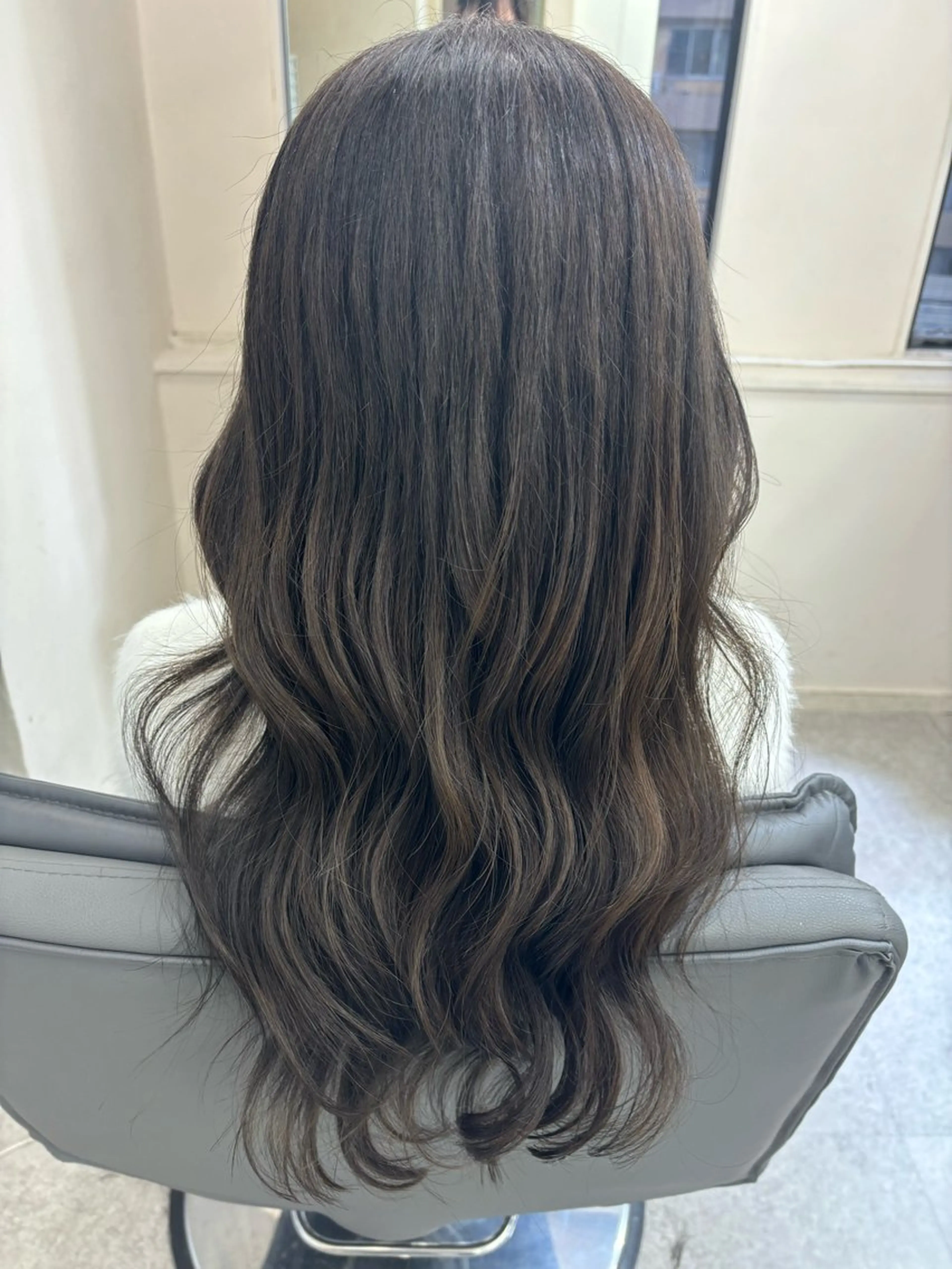 ロング 韓国風ヘア 腰越 麻奈のヘアスタイル