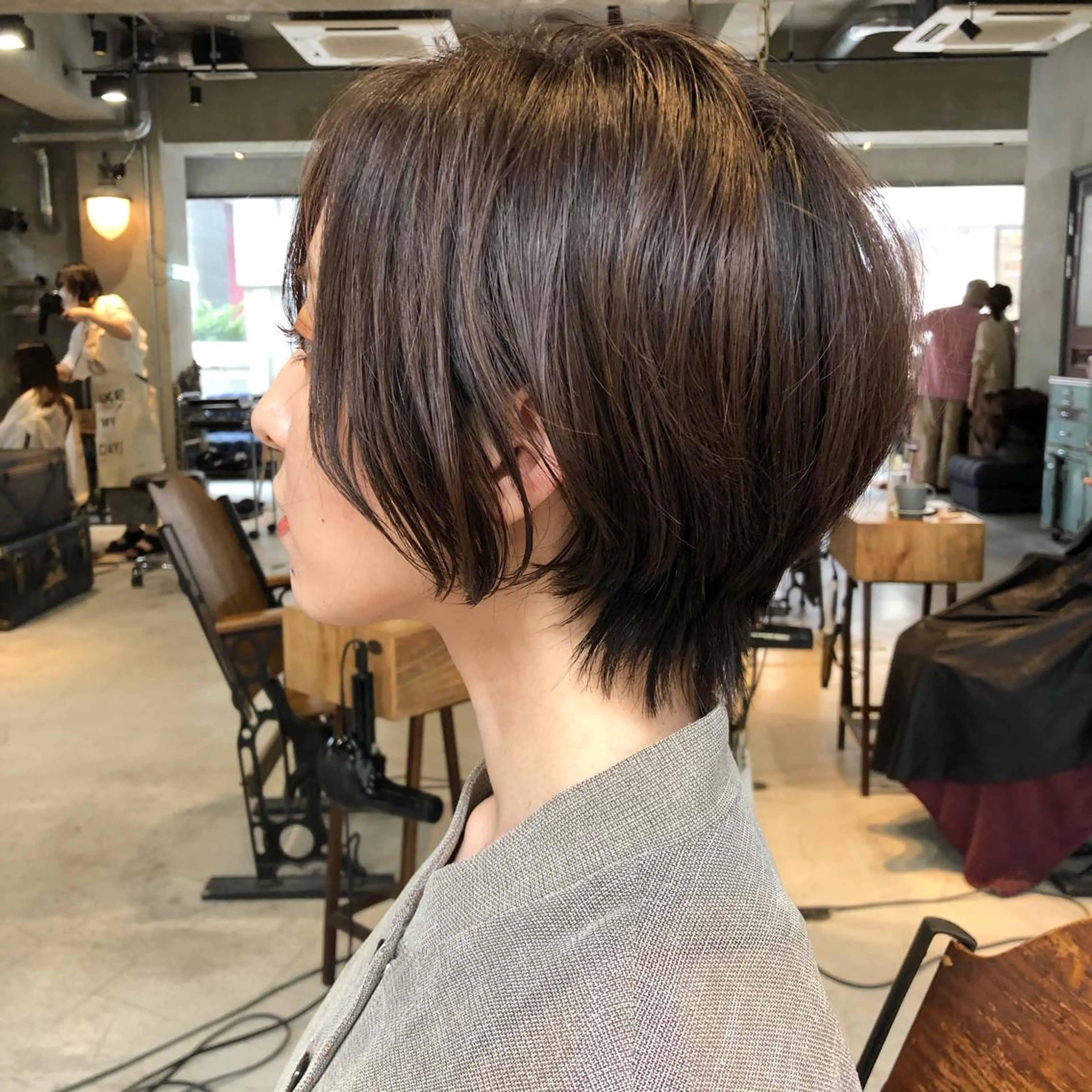 ショート カット ヘアカラー トリートメント SHARON（シャロン）所属・すきバサミを使わない カット✂️✨郡司泰之のヘアスタイル