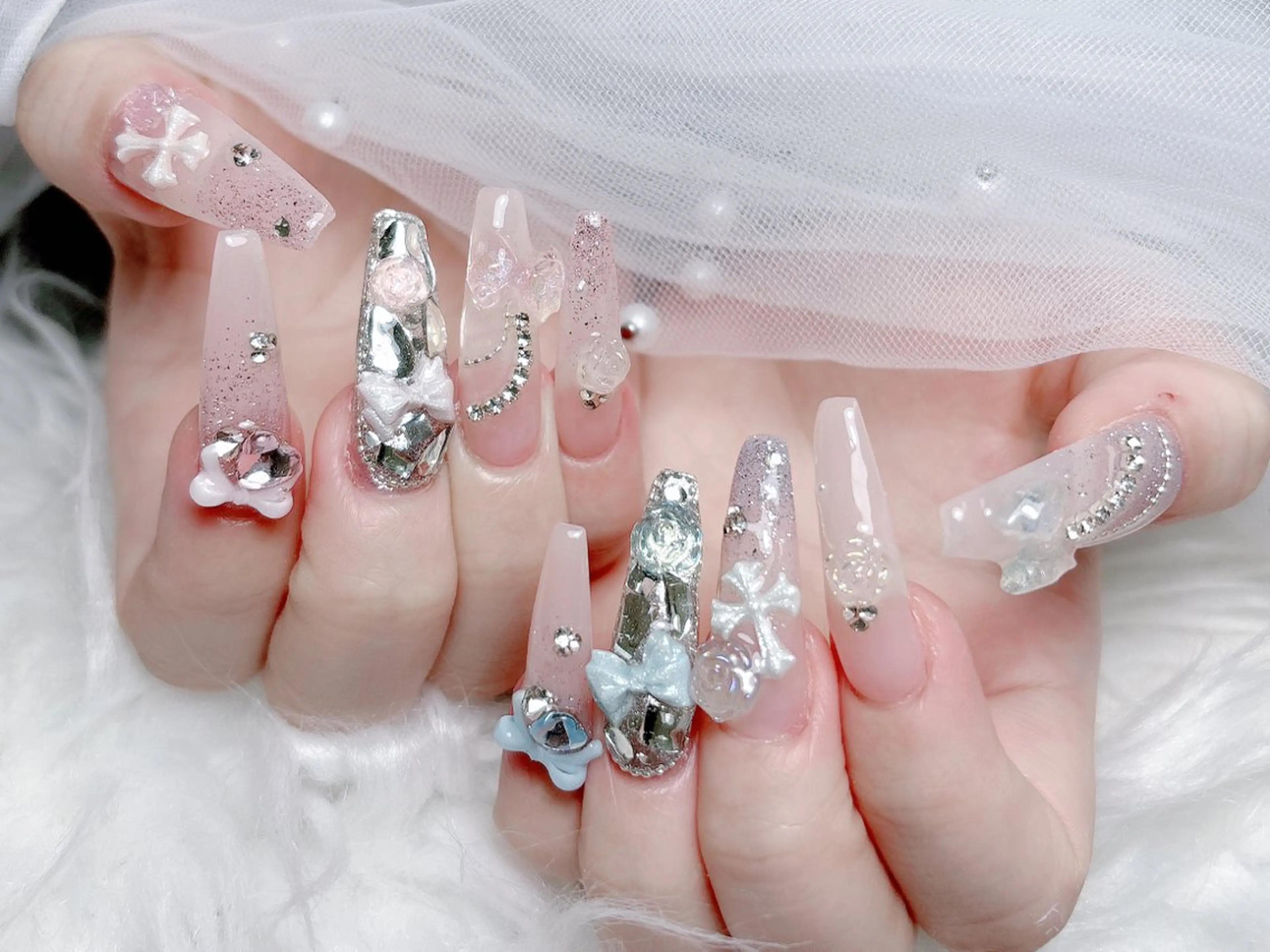 ネイル キラキラネイル スカルプネイル ハンドネイル MoMoA Nail ネイル長さ出し専門店のネイルデザイン