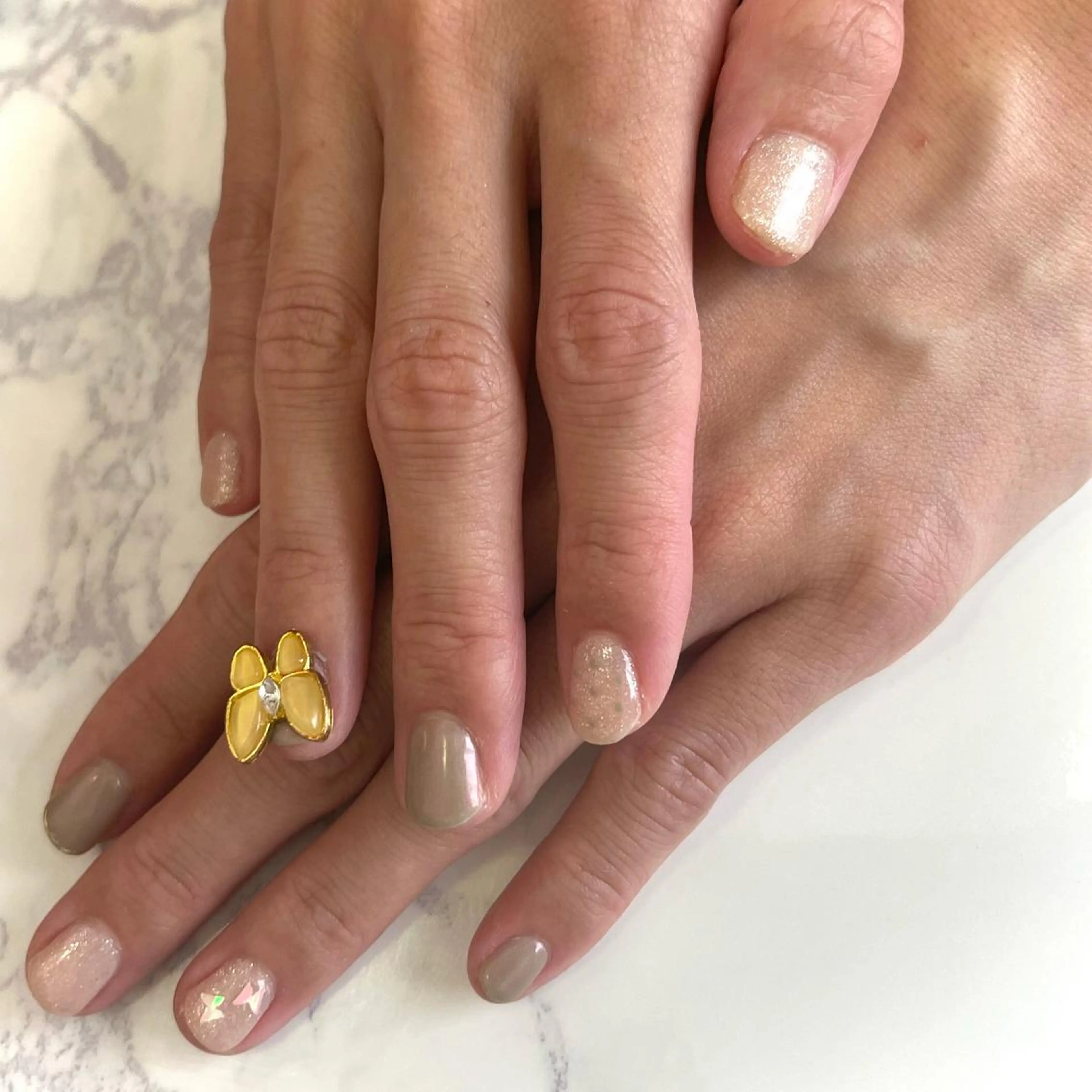 ネイル グリーン 韓国ネイル 夏ネイル ホワイト 韓国ネイル💠 Tomoのネイルデザイン