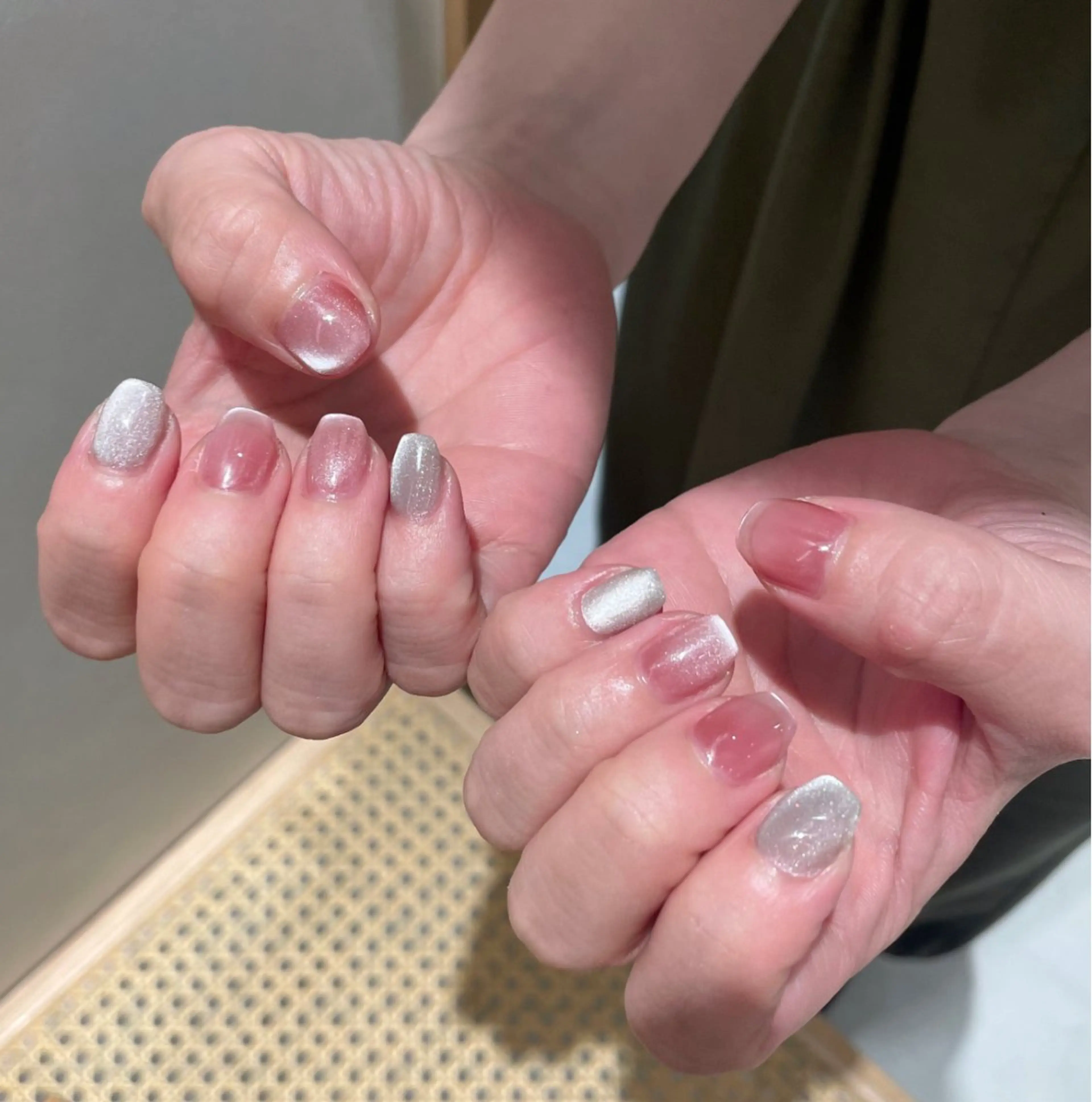 ネイル Nailsalon Repos.所属・Rika🌼 シンプル•マグネットのネイルデザイン