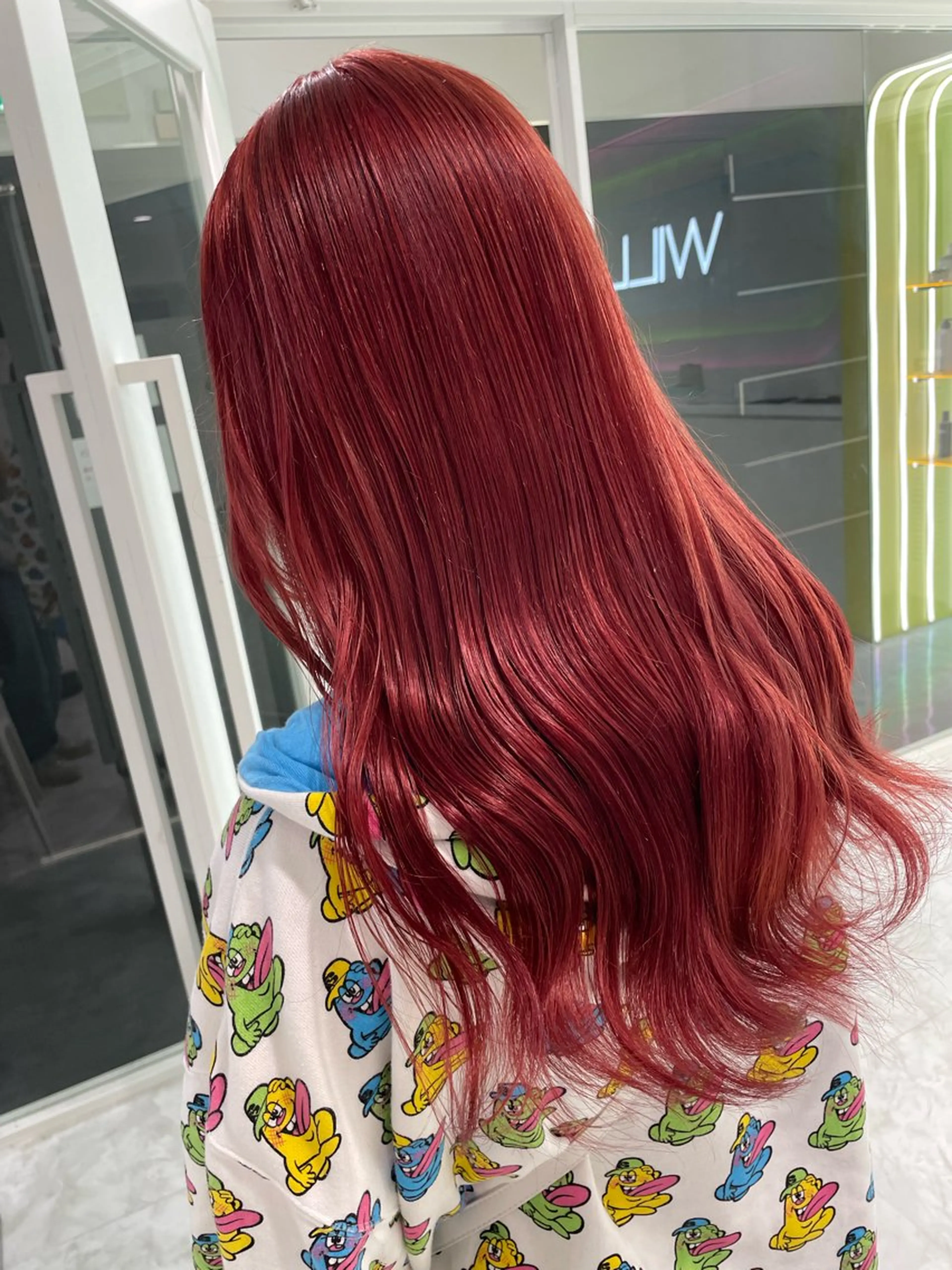 ロング カラー ヘアアレンジ メンズ メンズハイトーン ハイトーンカラー レッドカラー ヘアカラー パーマ トリートメント ヘッドスパ ヘアセット 顔まわりカット の達人のヘアスタイル