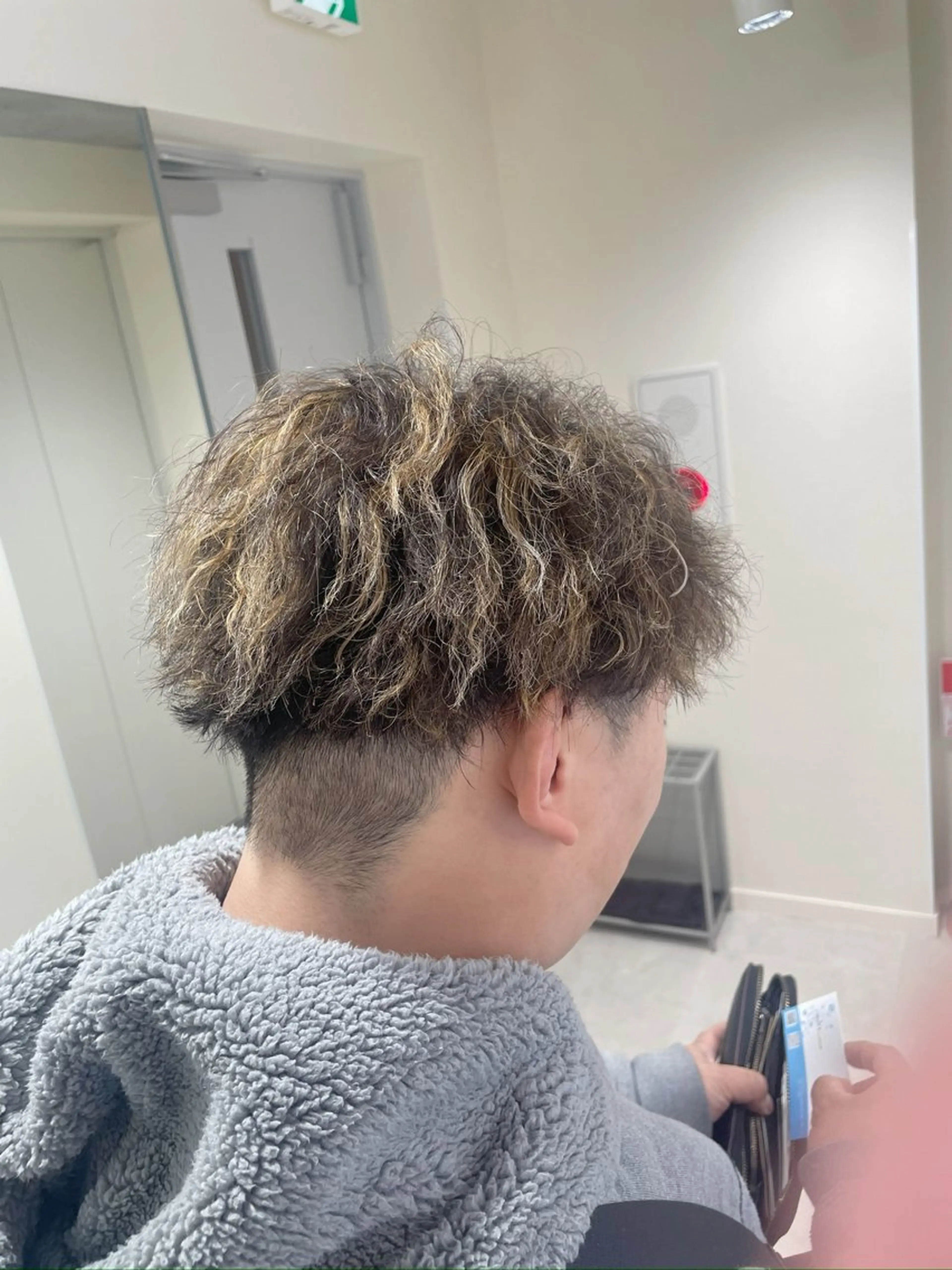カラー メンズ ヘアカラー NaVIユウジ ブリーチカラーのヘアスタイル