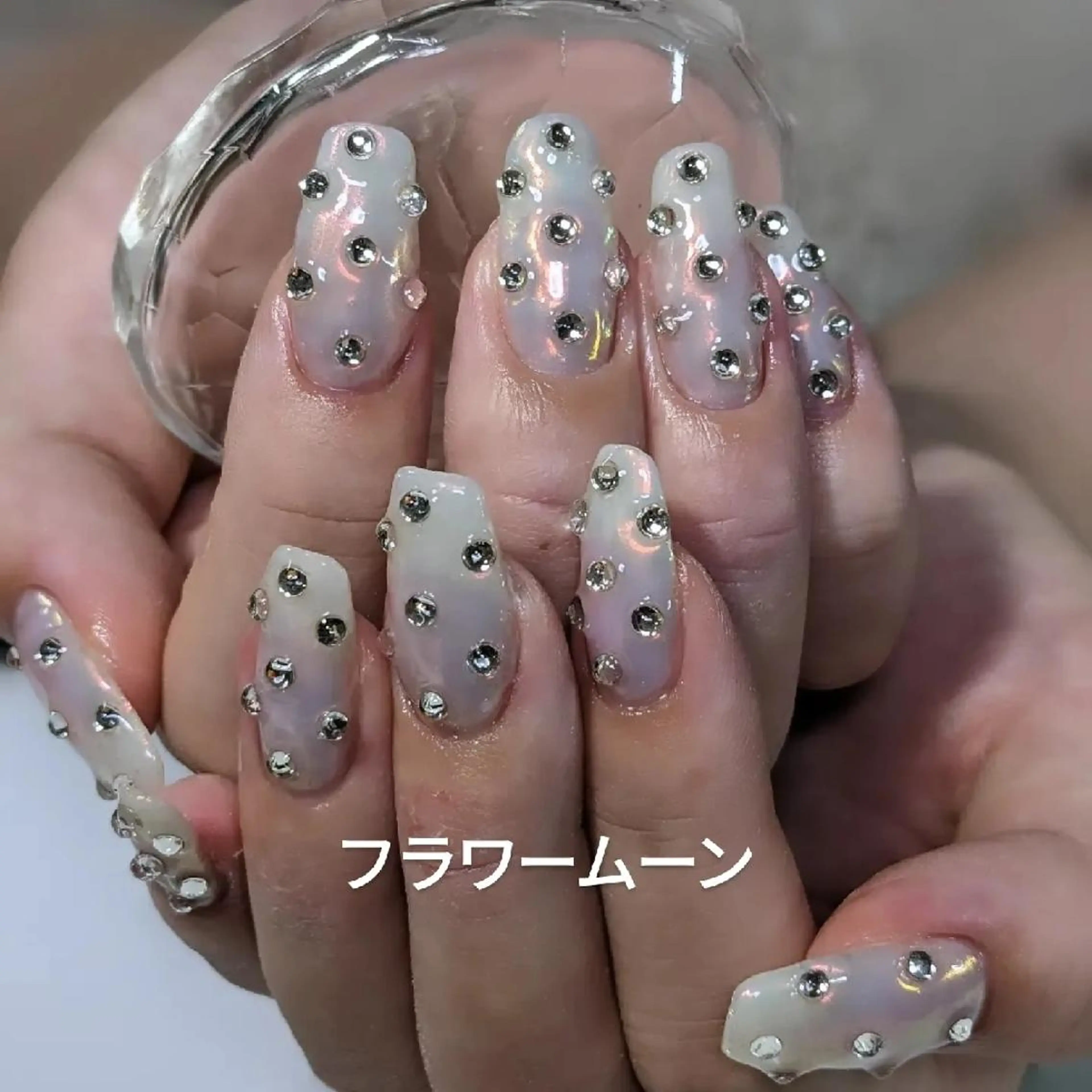 ネイル アートネイル オーロラネイル ストーンネイル ハンドネイル ハンドケア フラワー ムーンのネイルデザイン