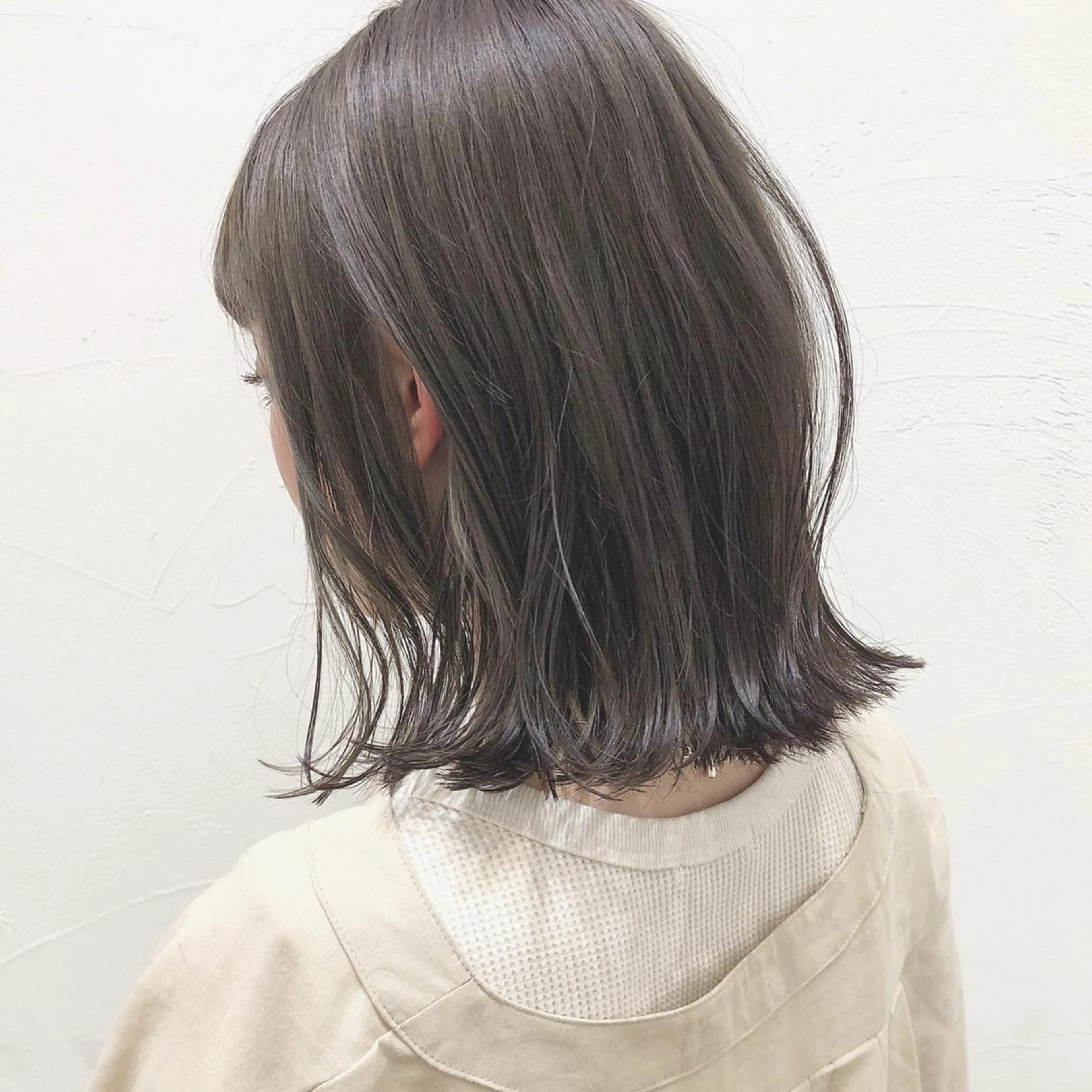 ミディアム カラー ショートボブ ブリーチ ハイライトカラー ハイトーンカラー ボブ カット ヘアカラー トリートメント 大人可愛いショート 原田美千留のヘアスタイル