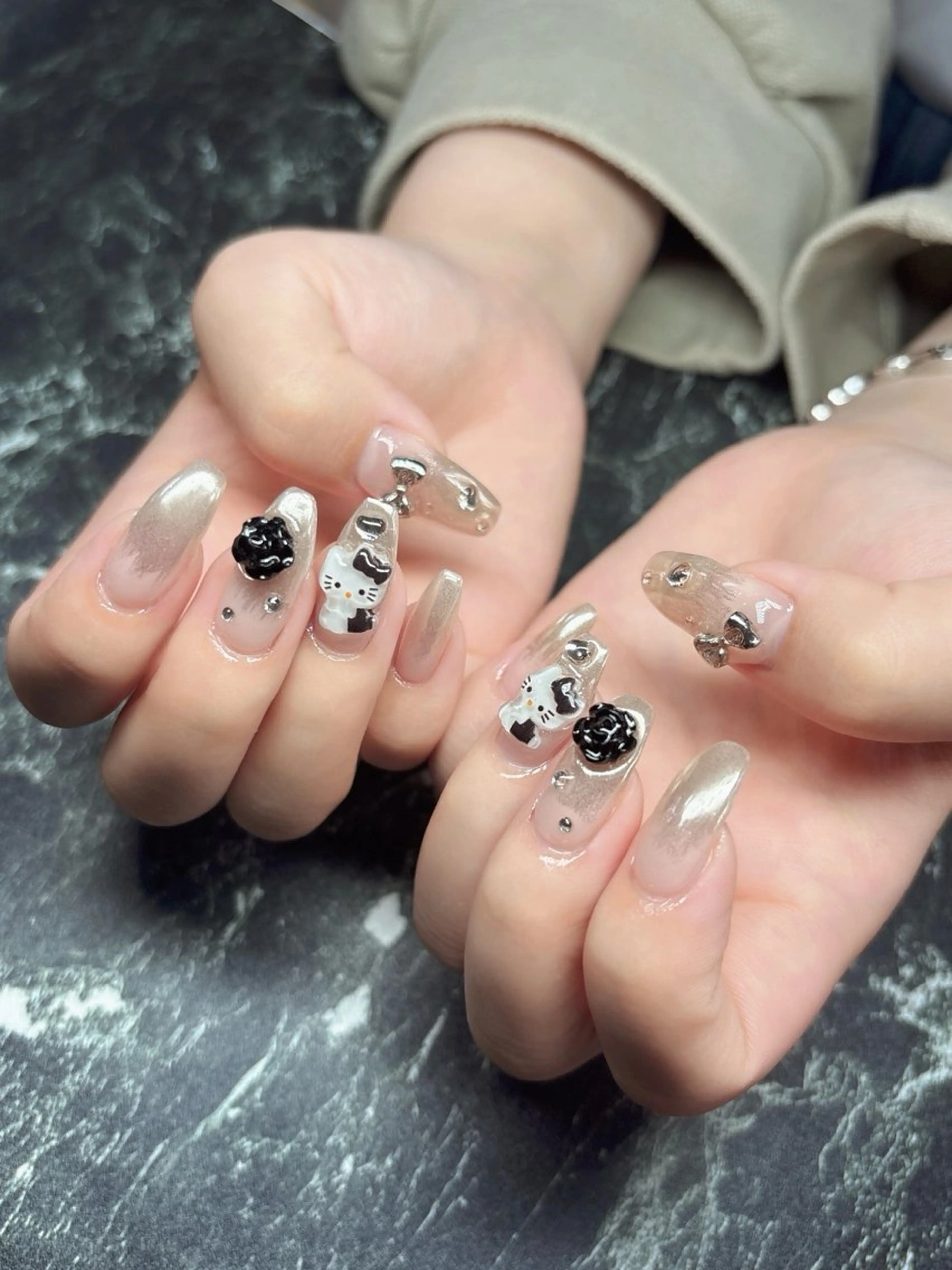 ネイル 💅ネイルハウス🏡 🎀TOMO🎀のネイルデザイン