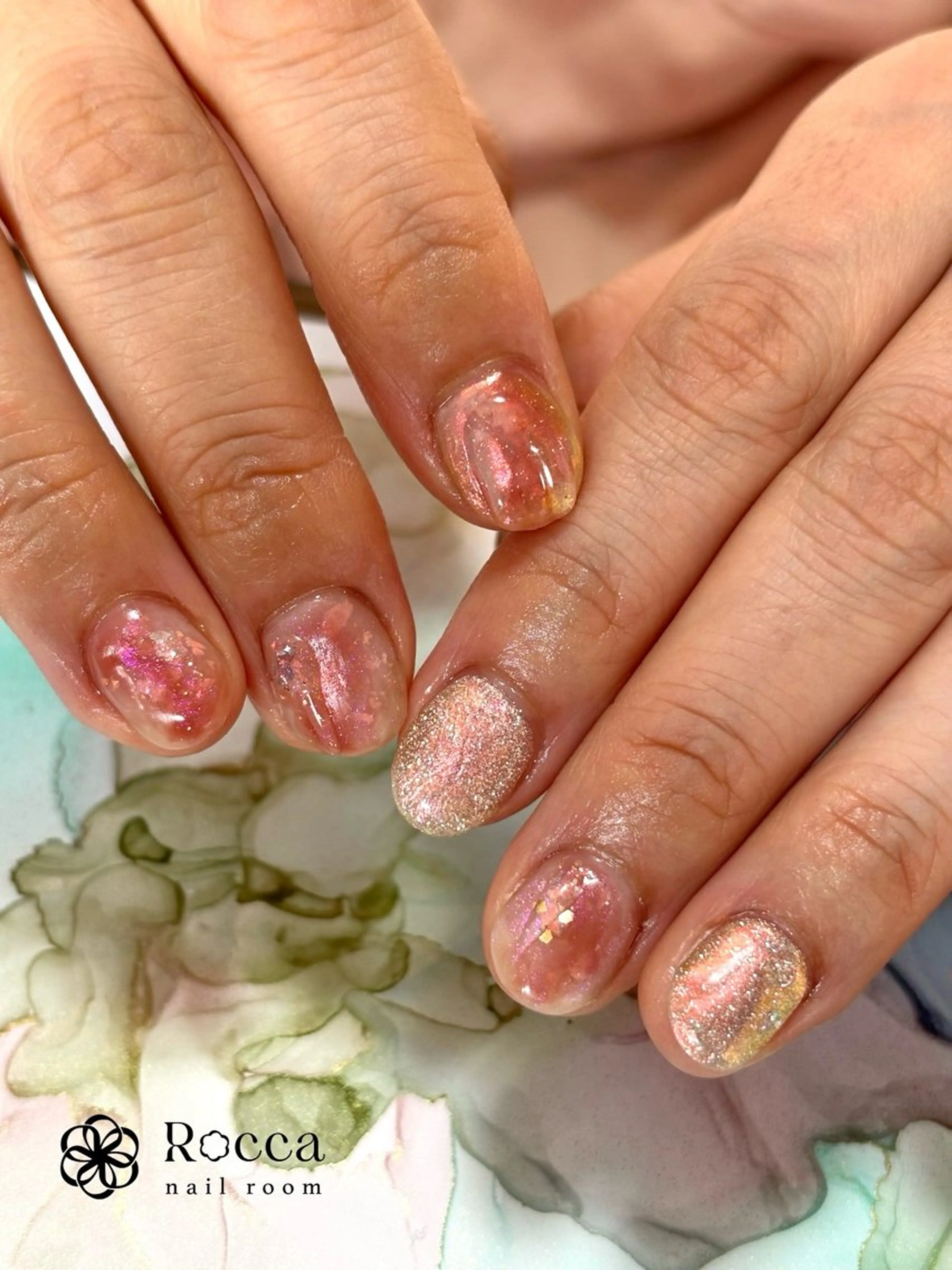 ネイル キラキラネイル ニュアンスネイル 春ネイル ハンドネイル 茂野 恵のネイルデザイン