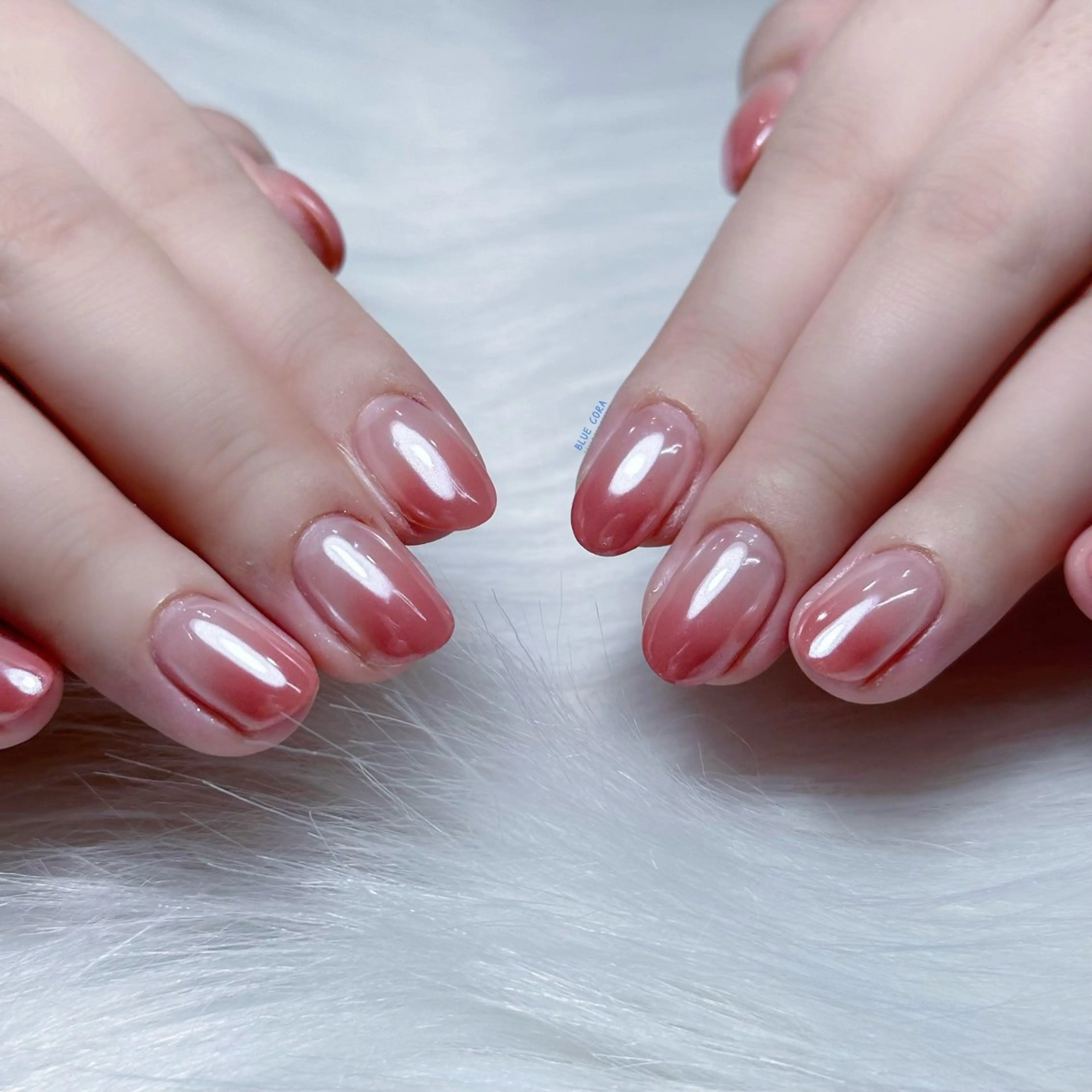 ネイル グラデーション ハンドネイル ハンドケア BLUE CORA所属・BLUE CORAのネイルデザイン