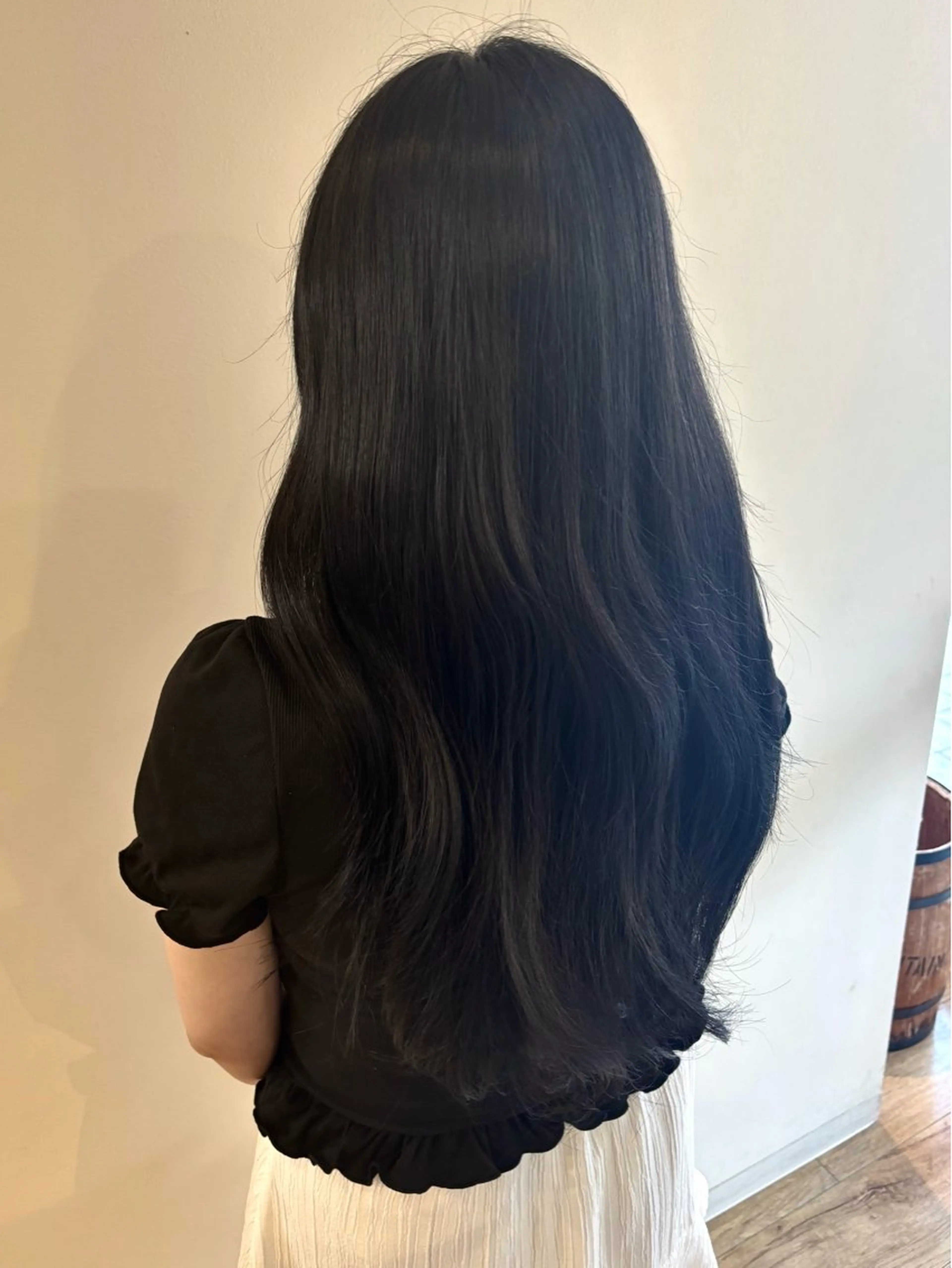 カラー 黒髪 ブルーカラー ブルーブラック PORT hair room所属・ ︎︎ PORT/あかねのヘアスタイル