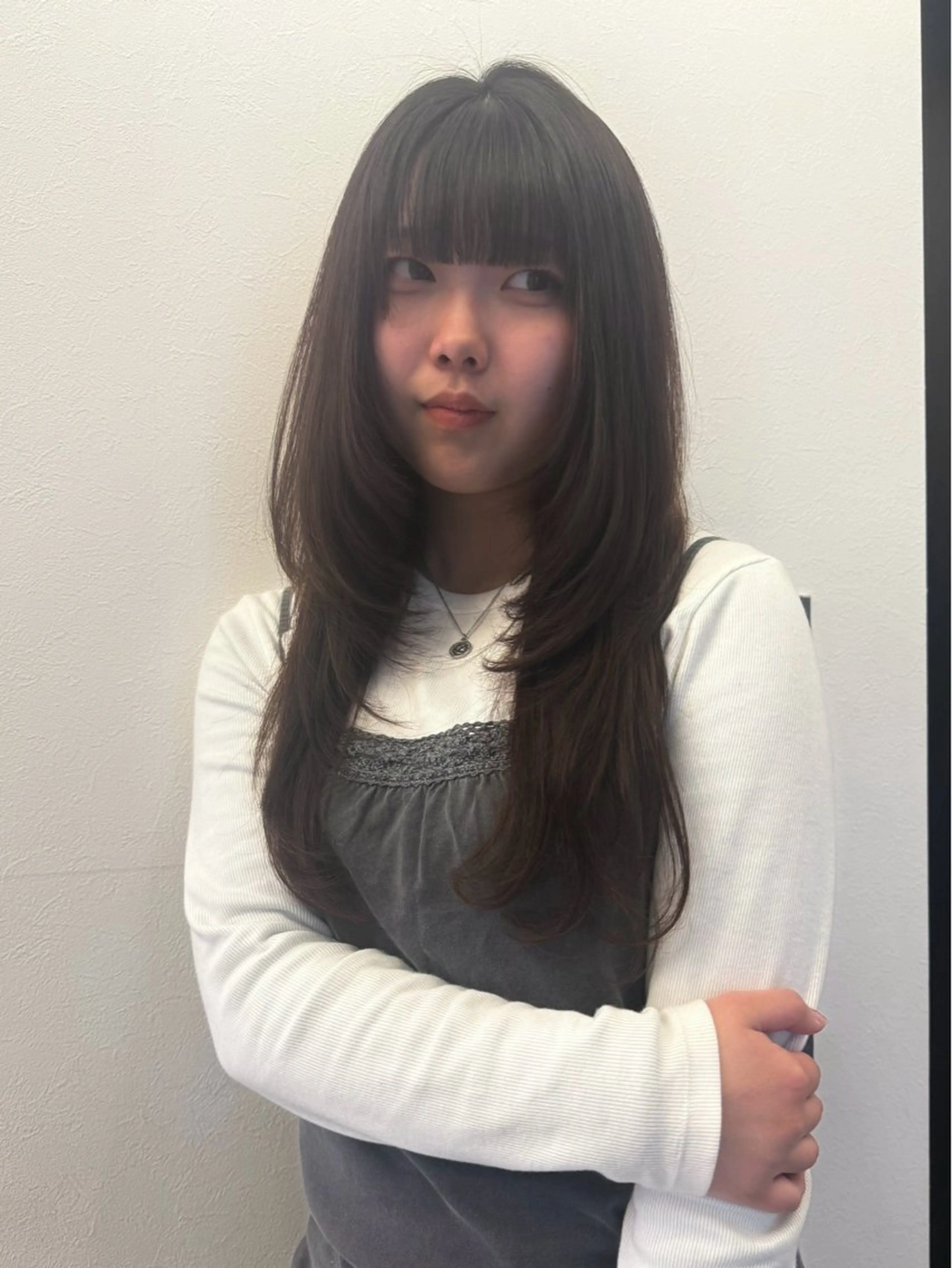 ロング カット 木村 咲花のヘアスタイル