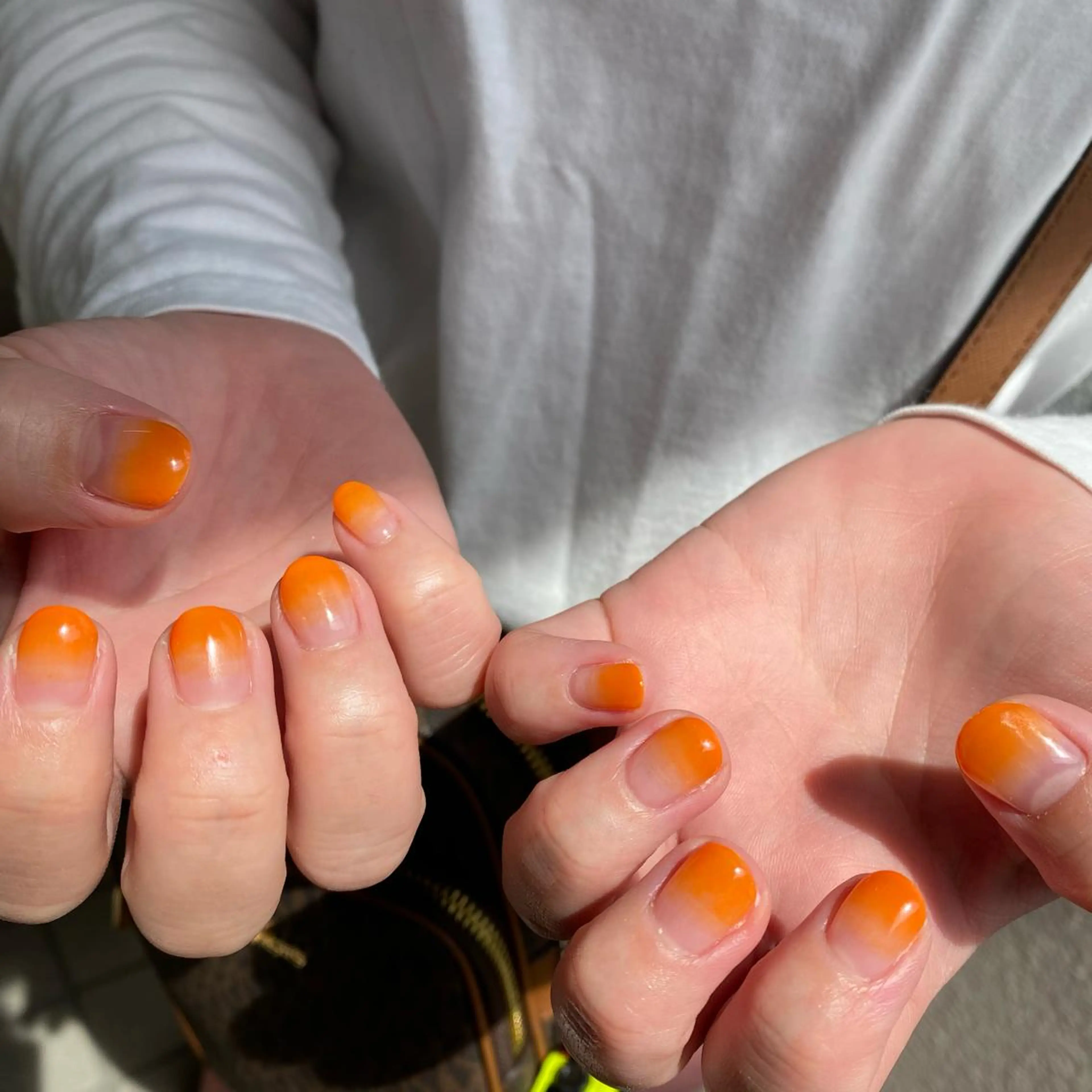 カラー ネイル オレンジ オレンジ ハンドネイル scre as Etelのネイルデザイン