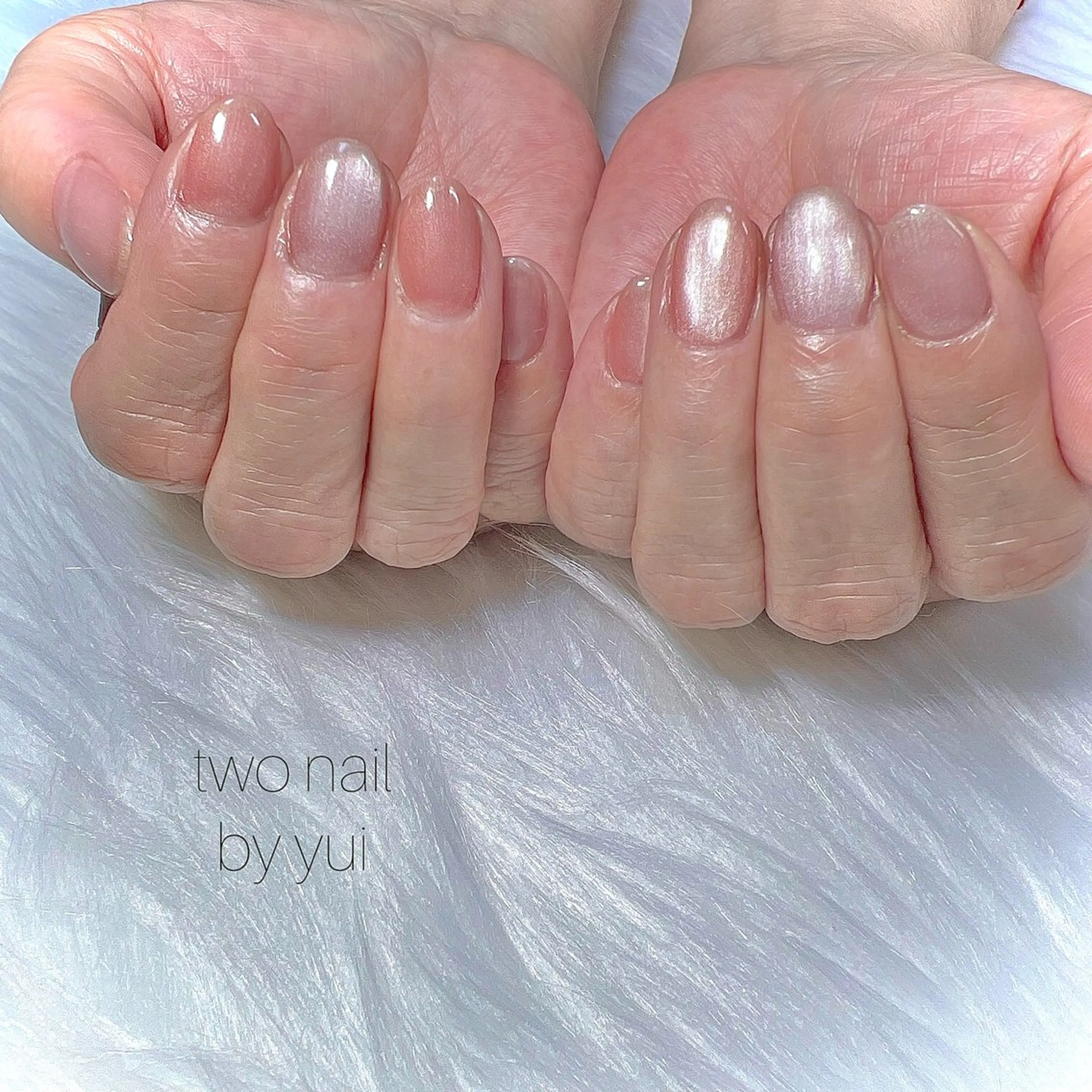 ネイル キラキラネイル マグネットネイル ネイルチップ ホワイト ハンドネイル two nailのネイルデザイン