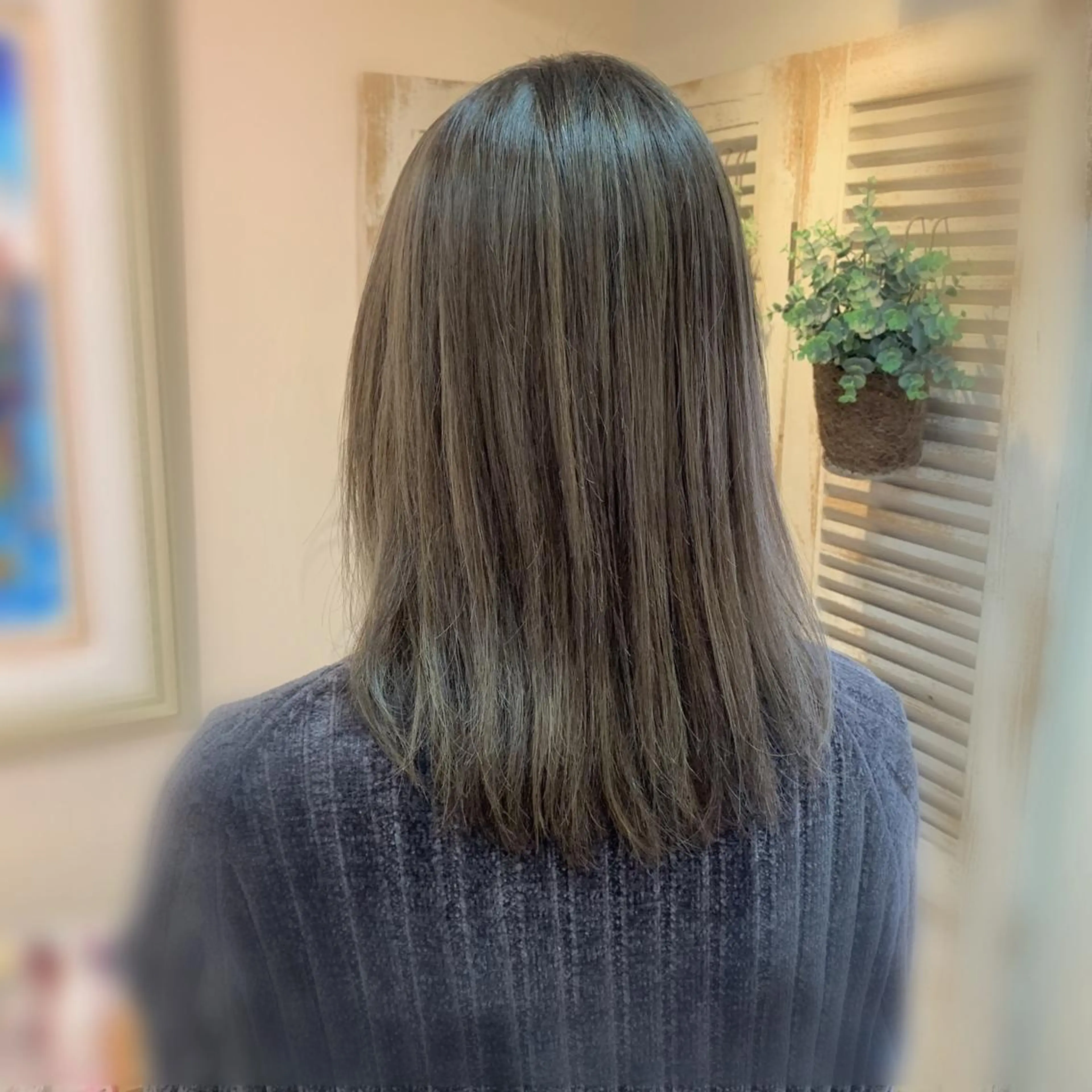 セミロング カラー ブリーチ カット ヘアカラー トリートメント LINK yumiのヘアスタイル