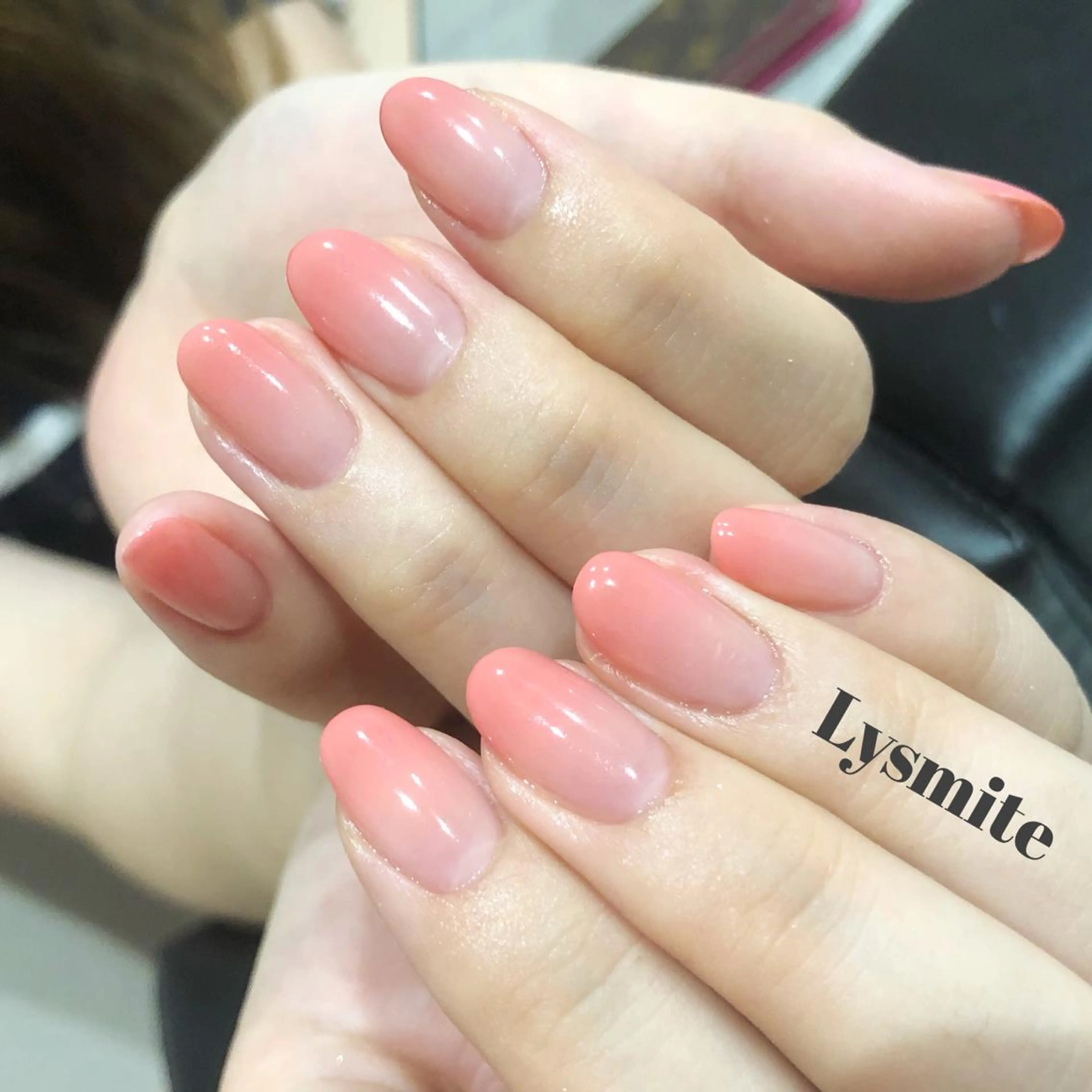 ネイル グラデーション ハンドネイル Lysmite所属・岩本 美香のネイルデザイン